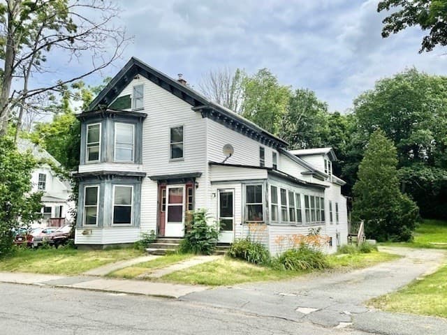 39 Summer St, Athol MA 01331
