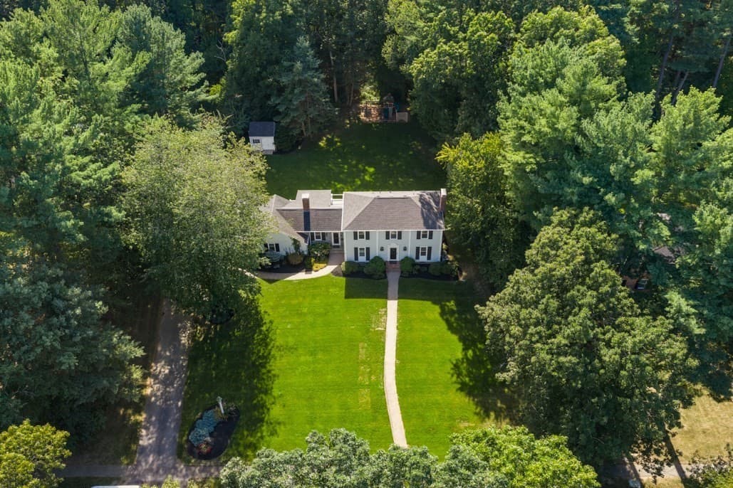Single Family Residence at 24 Edgemere Rd, Lynnfield MA 01940, Lynnfield, photo 6 of 42
