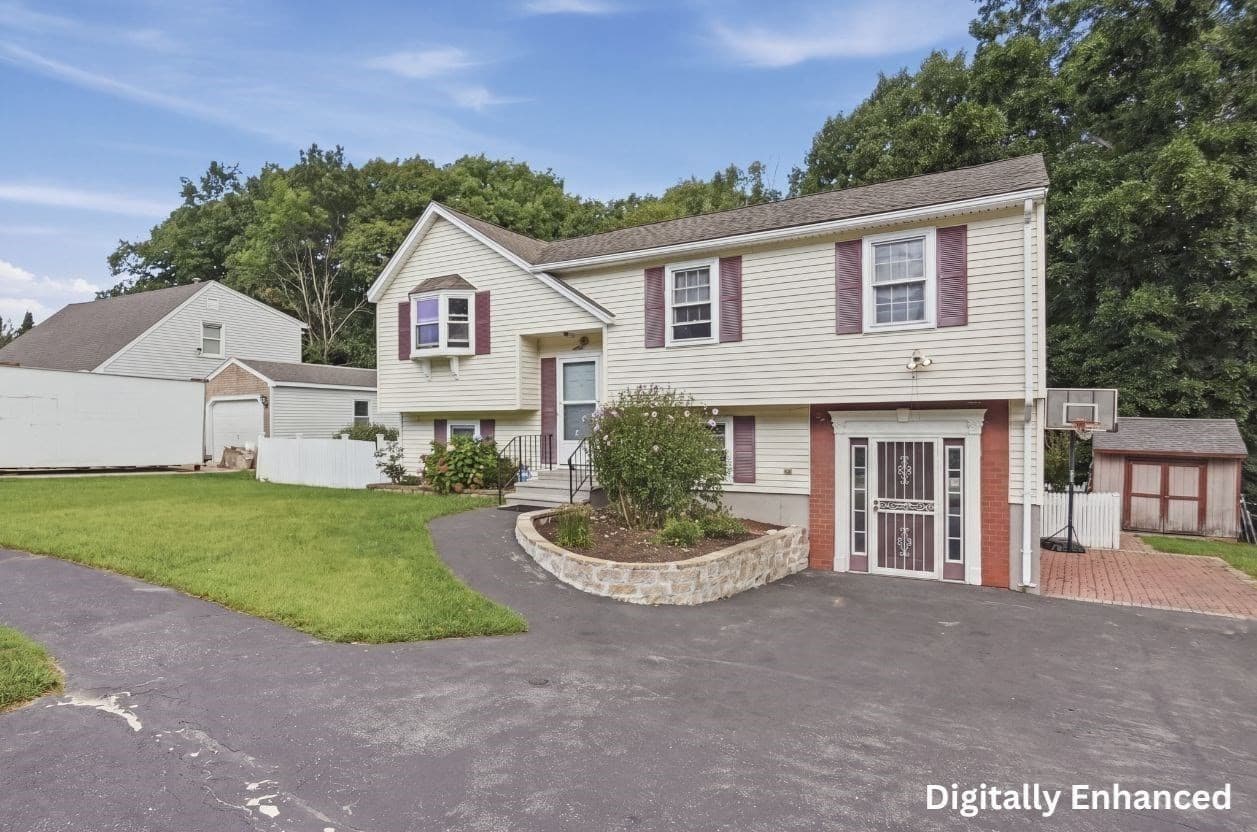 30 Parsons Hill Dr, Worcester MA 01603
