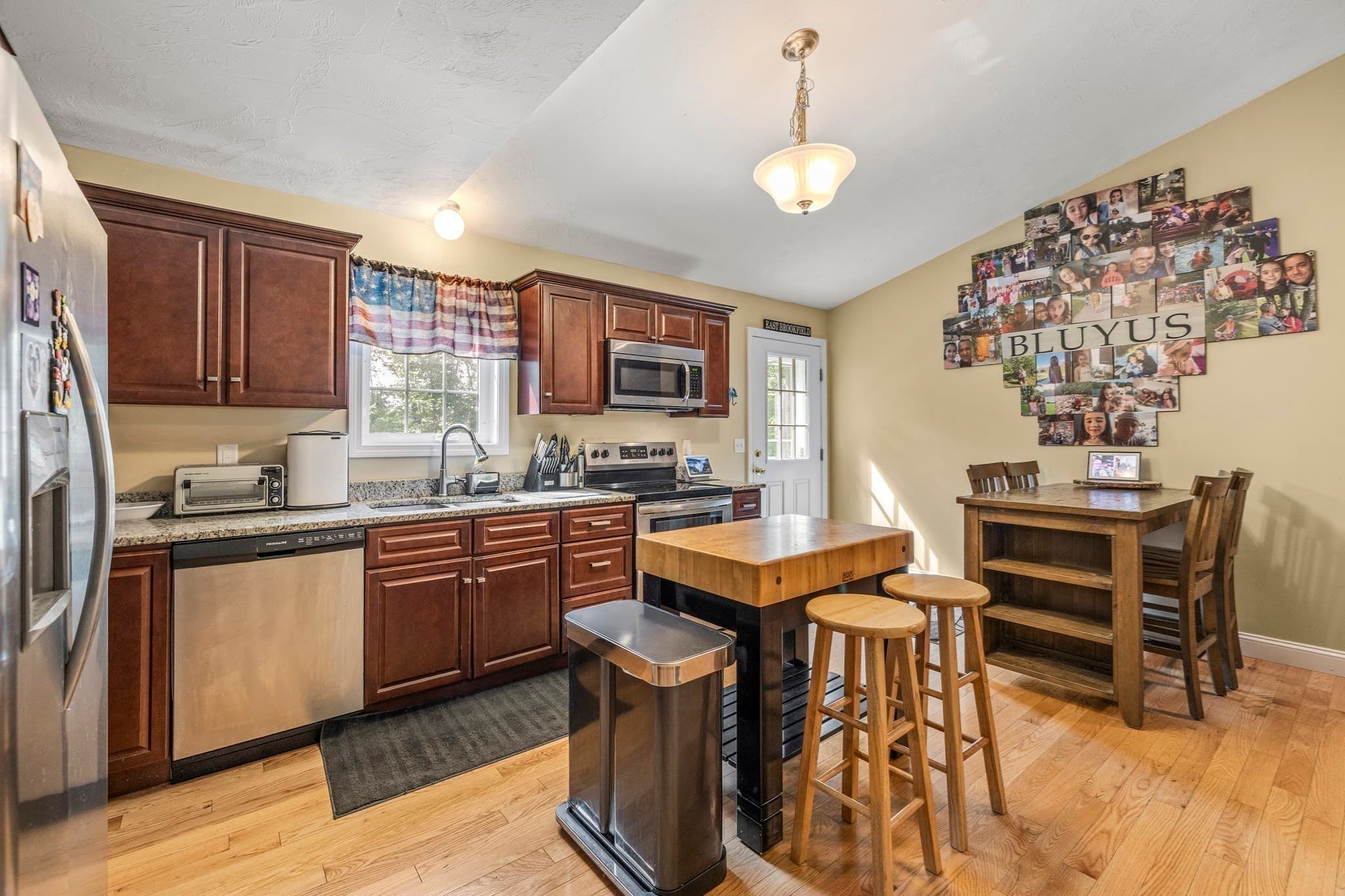Single Family Residence at 131 Adams Rd, East Brookfield MA 01515, East Brookfield, photo 10 of 36