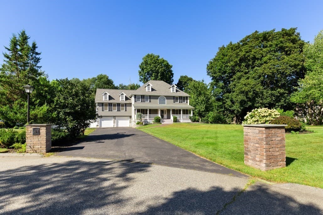 Single Family Residence at 5 Green Meadow Dr, Lynnfield MA 01940, Lynnfield, photo 3 of 42