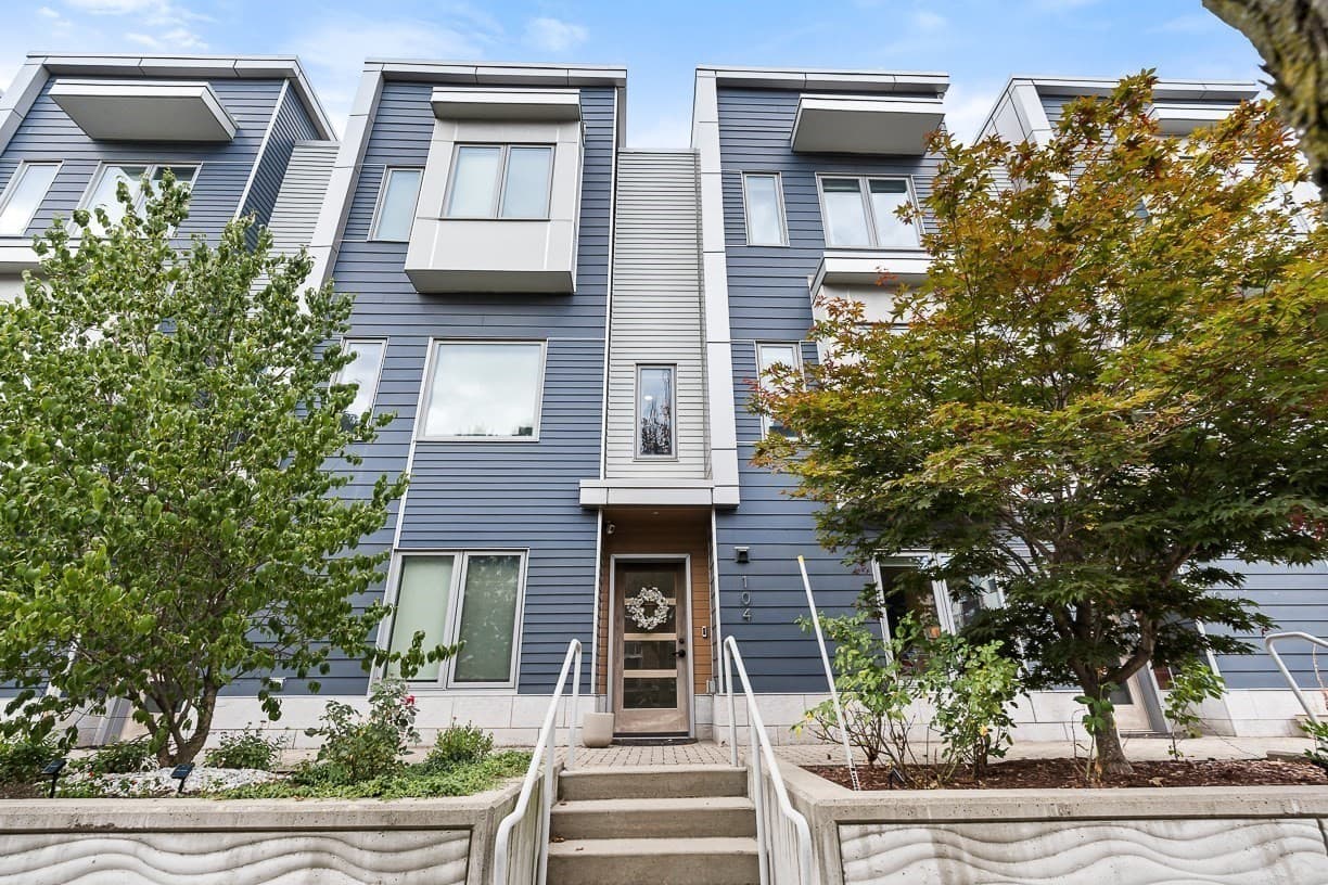 Condominium at 104 Liverpool St # 104, Boston MA 02128, Boston, photo 2 of 38