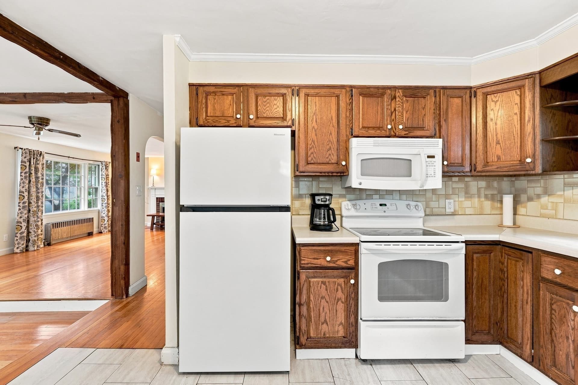 Single Family Residence at 37 Highland Avenue, Leominster MA 01453, photo 7 of 27