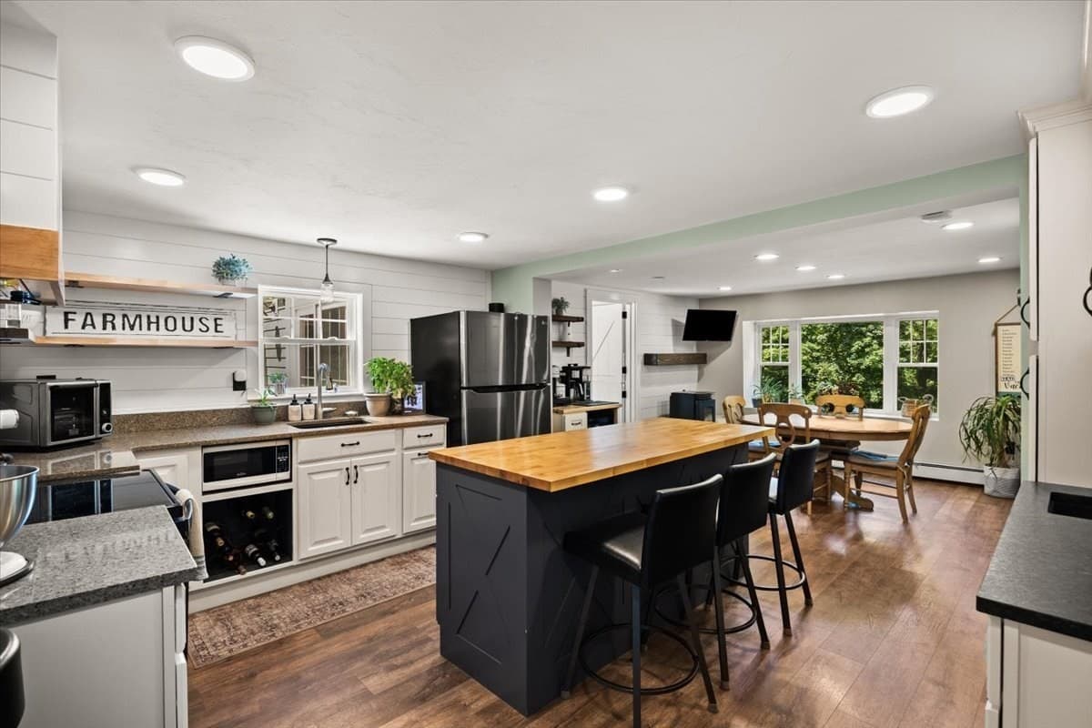 Single Family Residence at 60 Rhode Island Rd, Lakeville MA 02347, Lakeville, photo 7 of 42