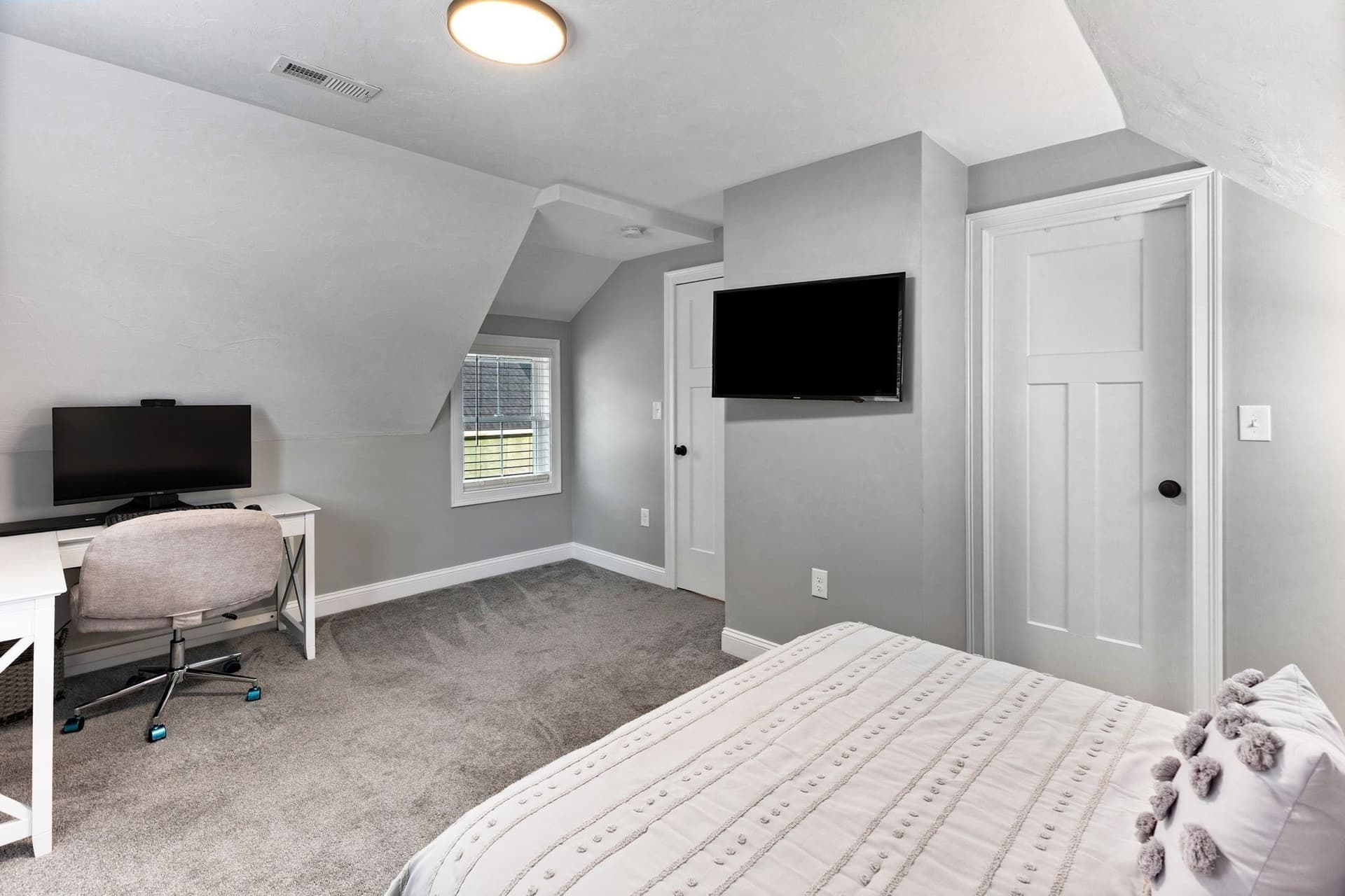 Single Family Residence at 52 Lincoln Street, Easton MA 02356, photo 19 of 38
