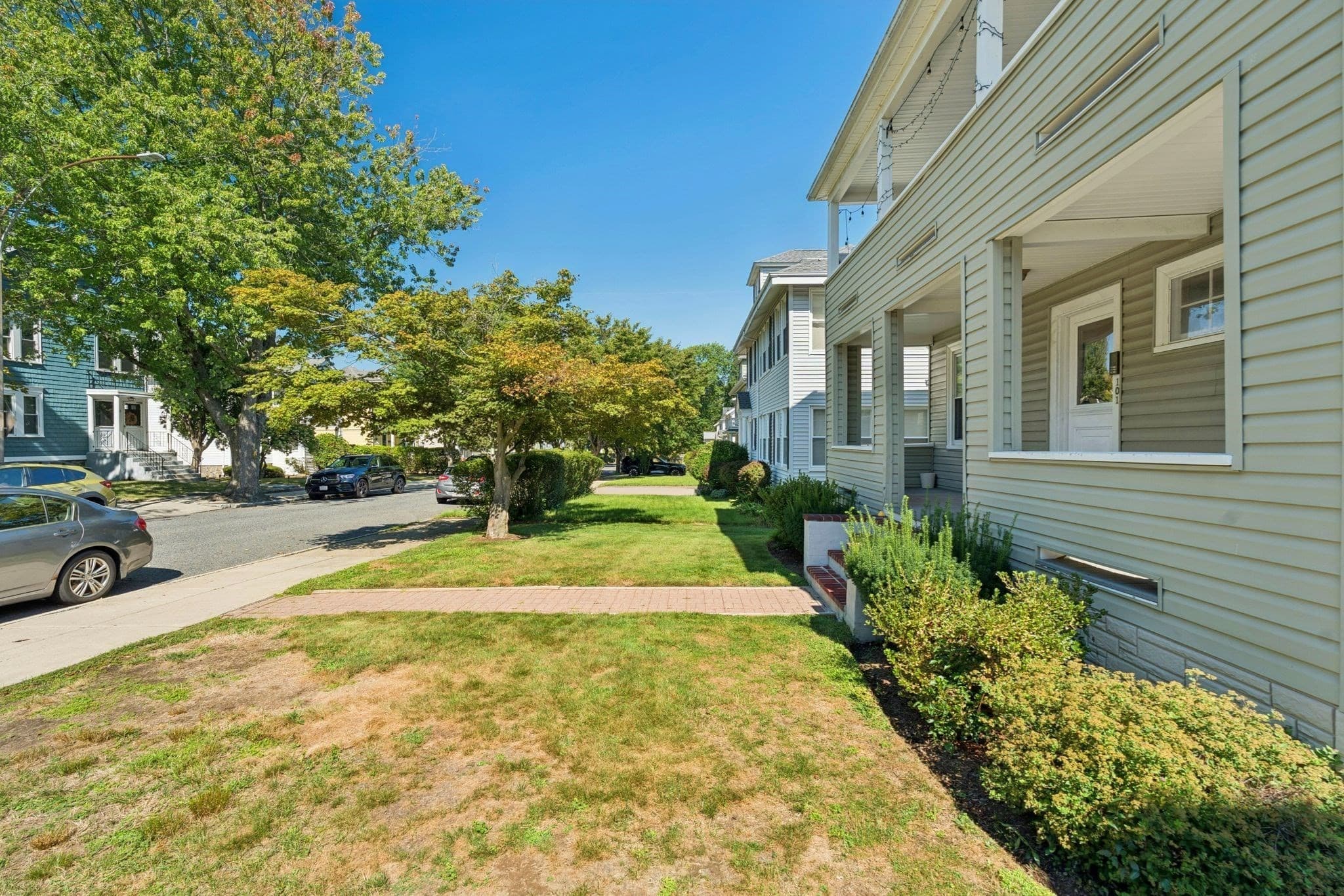 2 Family - 2 Units Up/Down at 101 Greaton Rd, Boston MA 02132, Boston, photo 3 of 33