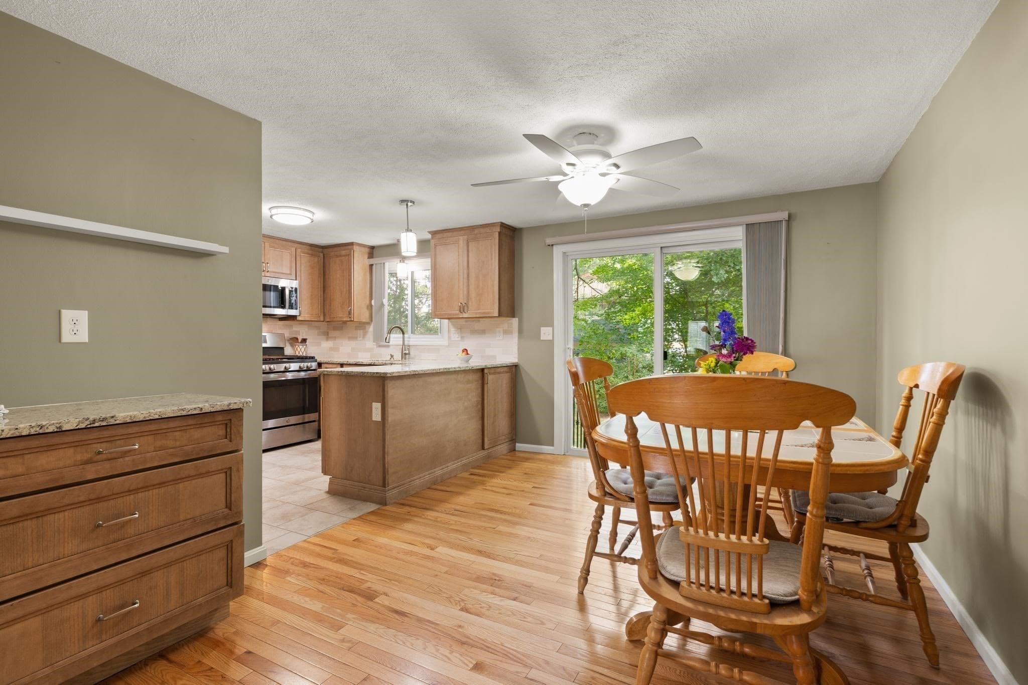 Condominium at 32 Frederick # 3, Dracut MA 01826, Dracut, photo 5 of 24