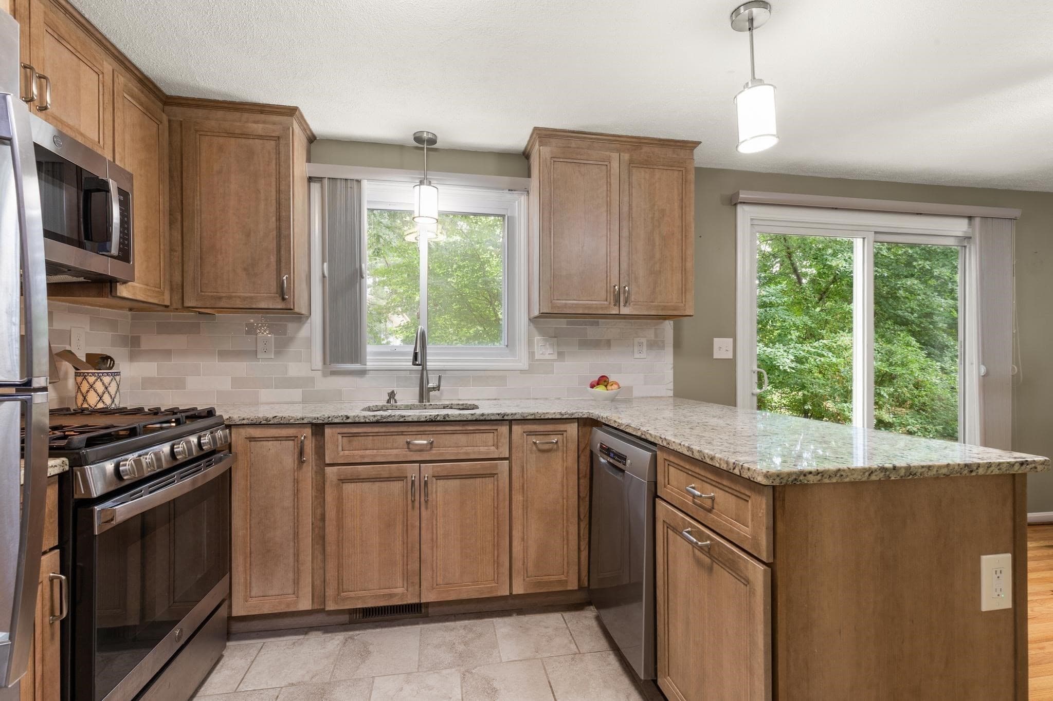 Condominium at 32 Frederick # 3, Dracut MA 01826, Dracut, photo 9 of 24