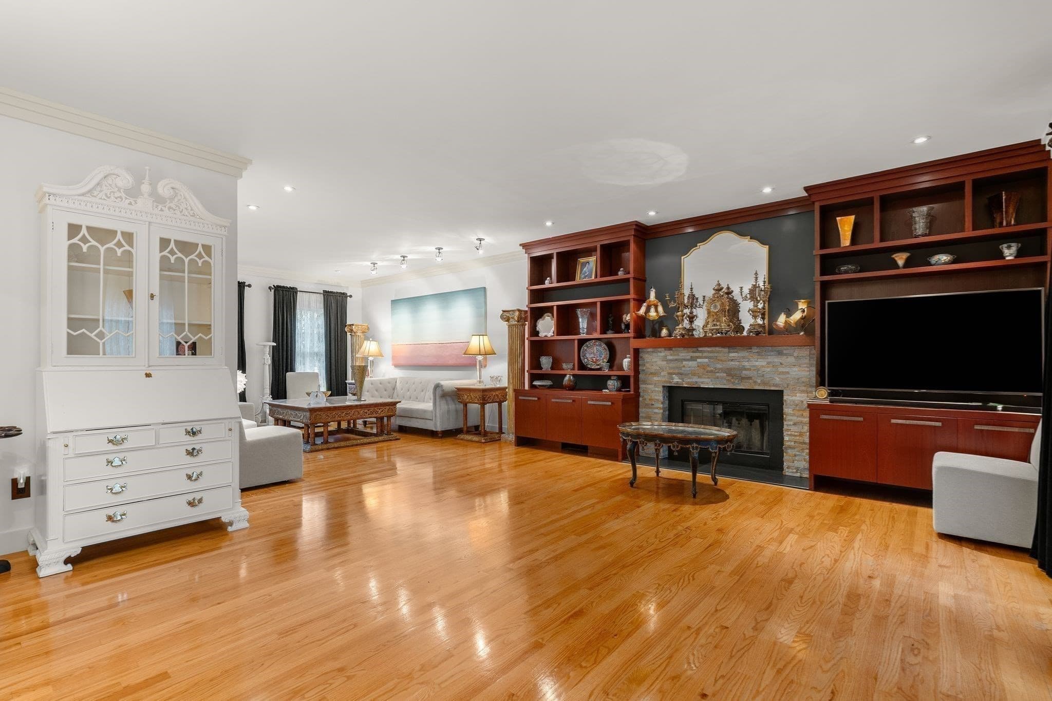 Single Family Residence at 10 Holly Lane, Beverly MA 01915, Beverly, photo 6 of 40