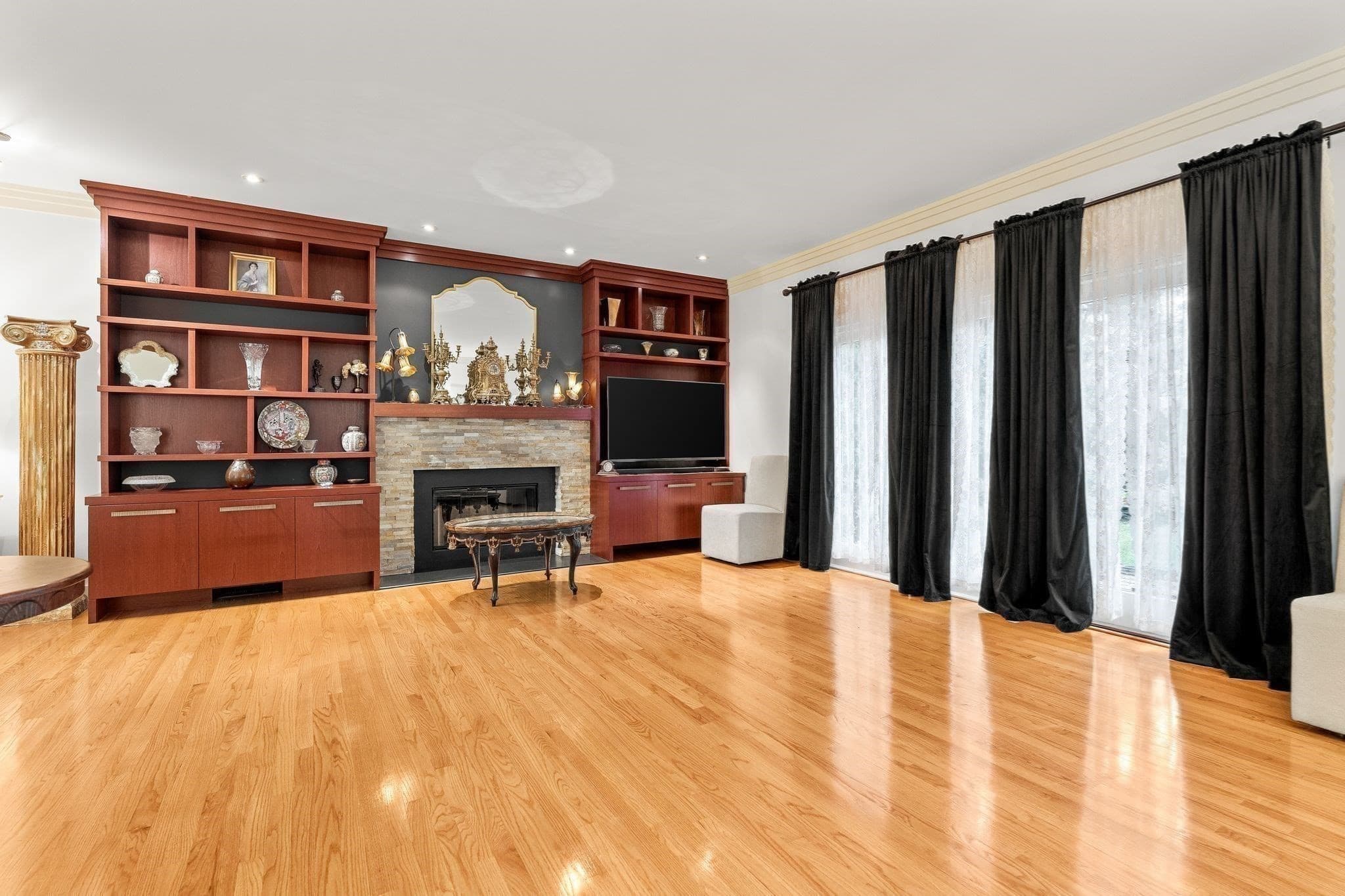 Single Family Residence at 10 Holly Lane, Beverly MA 01915, Beverly, photo 8 of 40