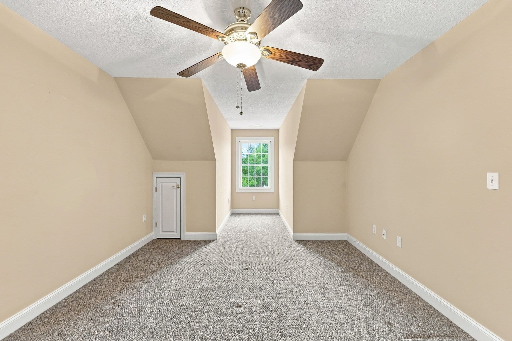 Single Family Residence at 33 Caddyshack Dr, Chicopee MA 01020, Chicopee, photo 28 of 42