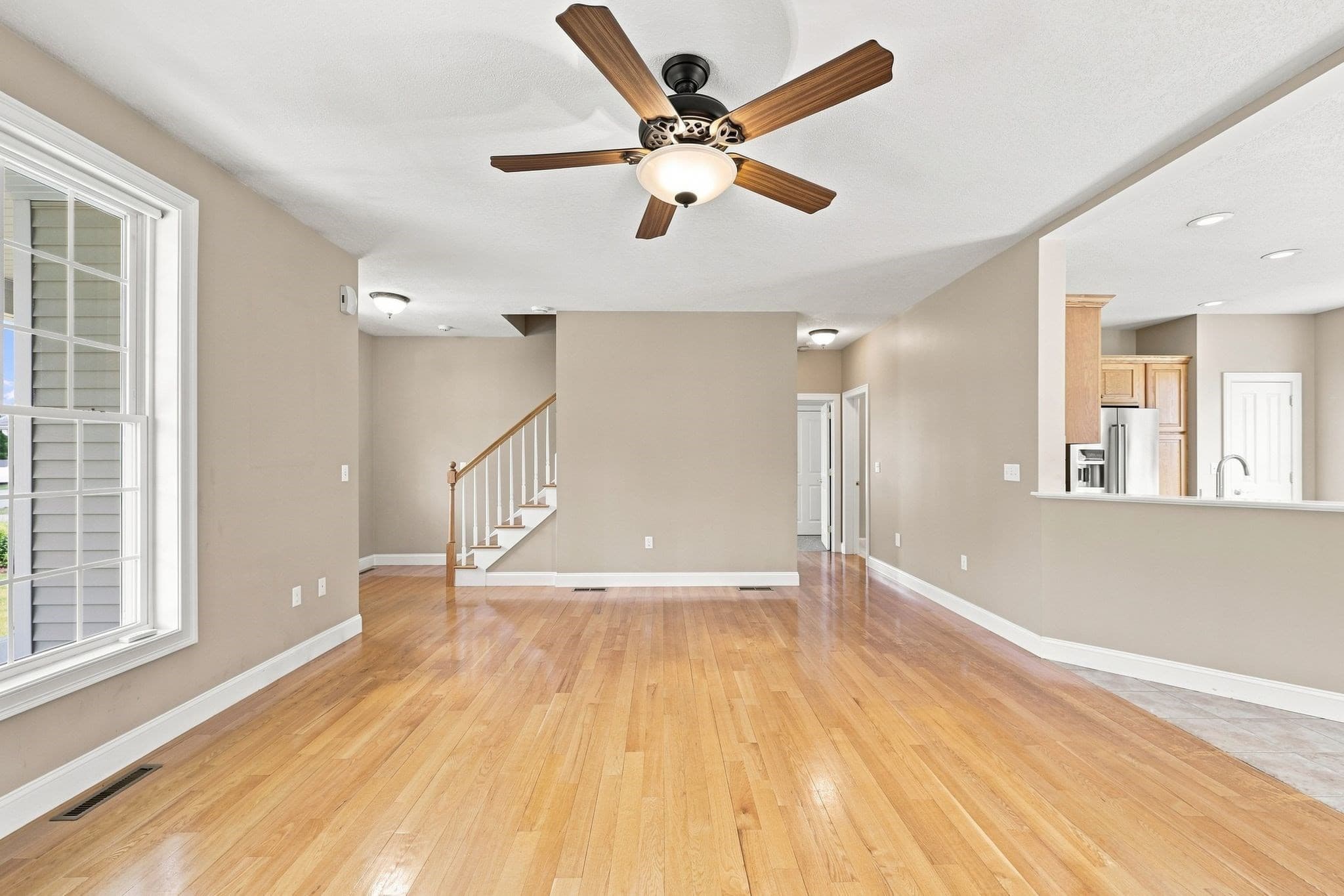Single Family Residence at 33 Caddyshack Dr, Chicopee MA 01020, Chicopee, photo 9 of 42