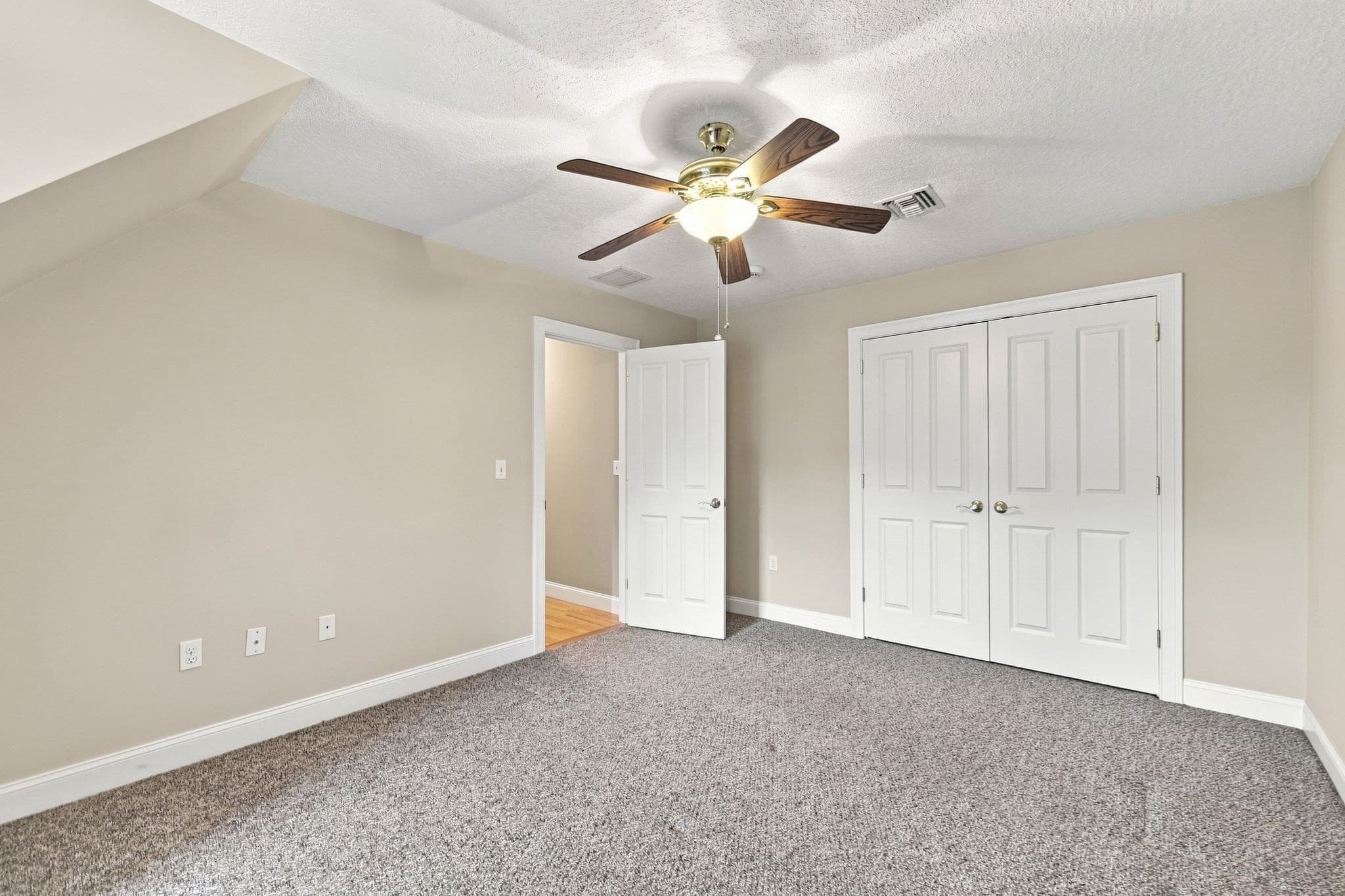 Single Family Residence at 33 Caddyshack Dr, Chicopee MA 01020, Chicopee, photo 29 of 42