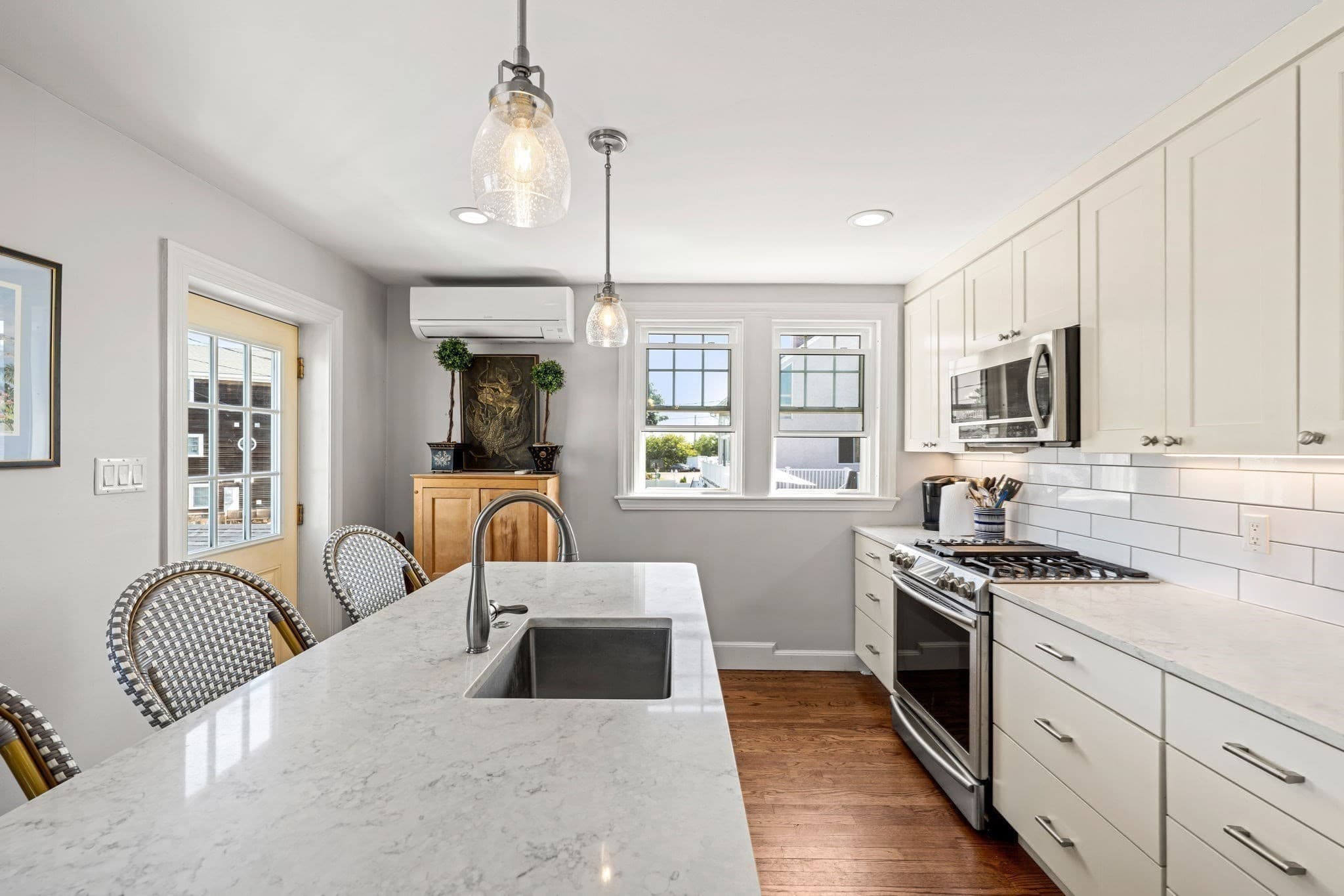 Single Family Residence at 6 Fox Hill Road, Nahant MA 01908, Nahant, photo 9 of 36