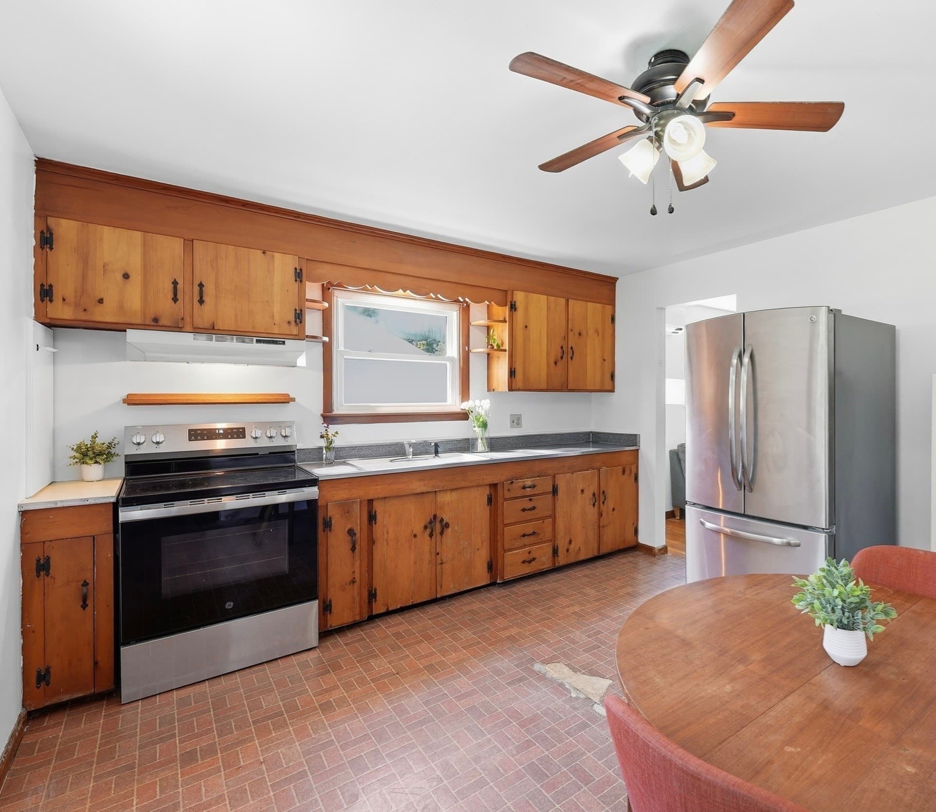 Single Family Residence at 956 Ryan Rd, Northampton MA 01062, Northampton, photo 3 of 18