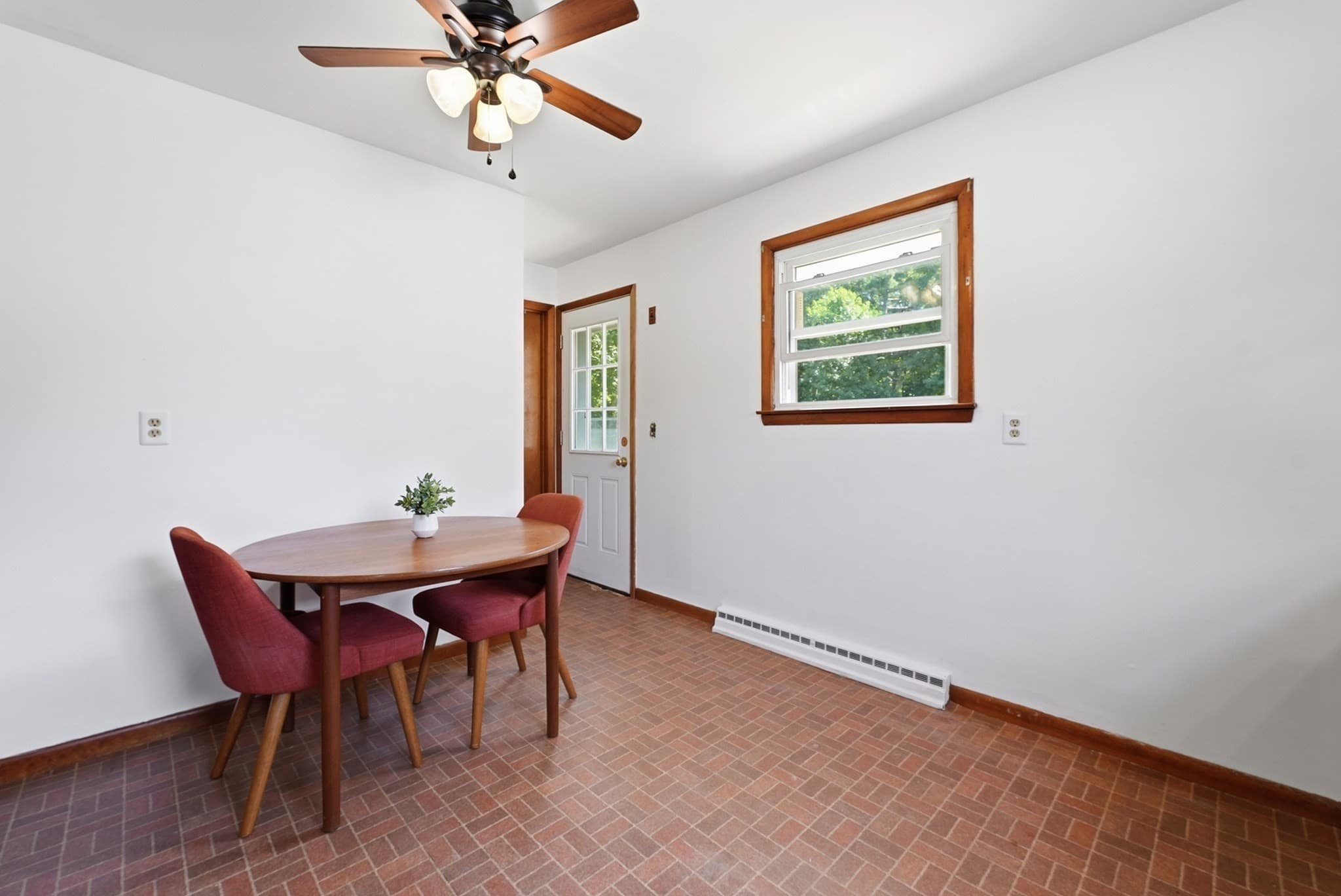 Single Family Residence at 956 Ryan Rd, Northampton MA 01062, Northampton, photo 5 of 18