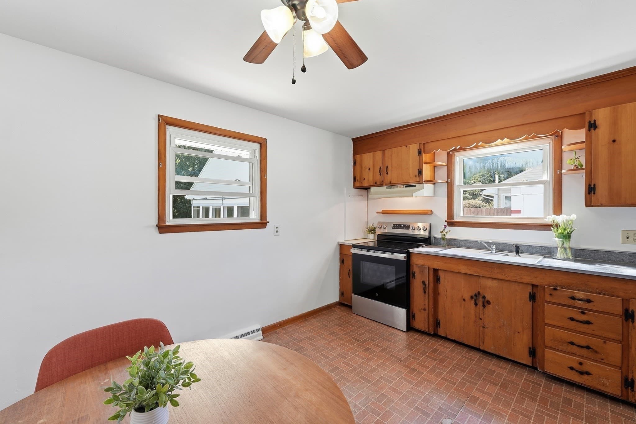 Single Family Residence at 956 Ryan Rd, Northampton MA 01062, Northampton, photo 4 of 18