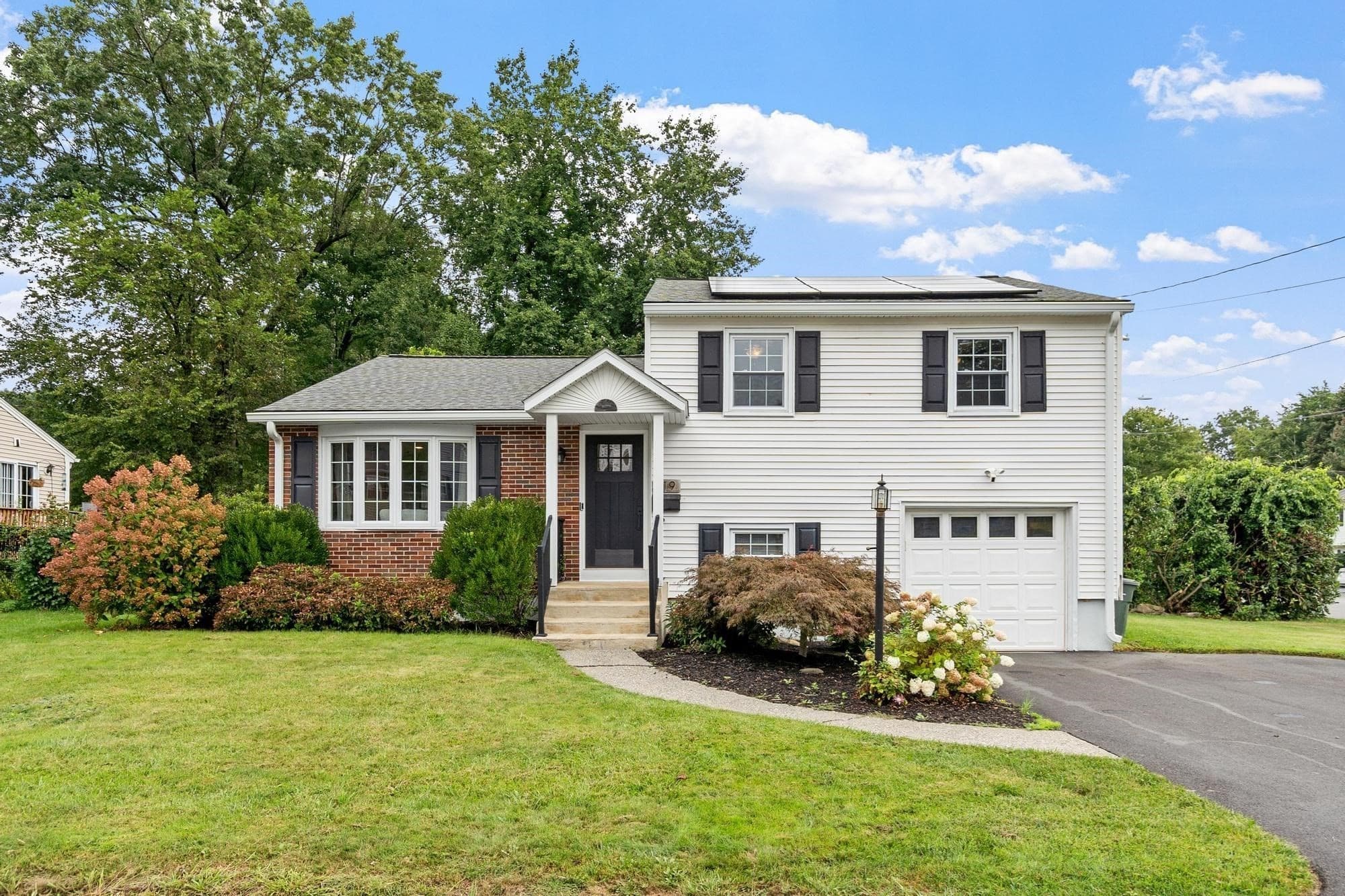 119 Smith St, Leominster MA 01453