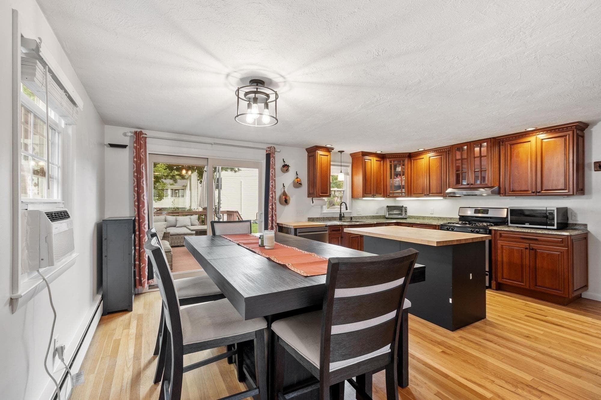 Single Family Residence at 119 Smith St, Leominster MA 01453, Leominster, photo 11 of 42