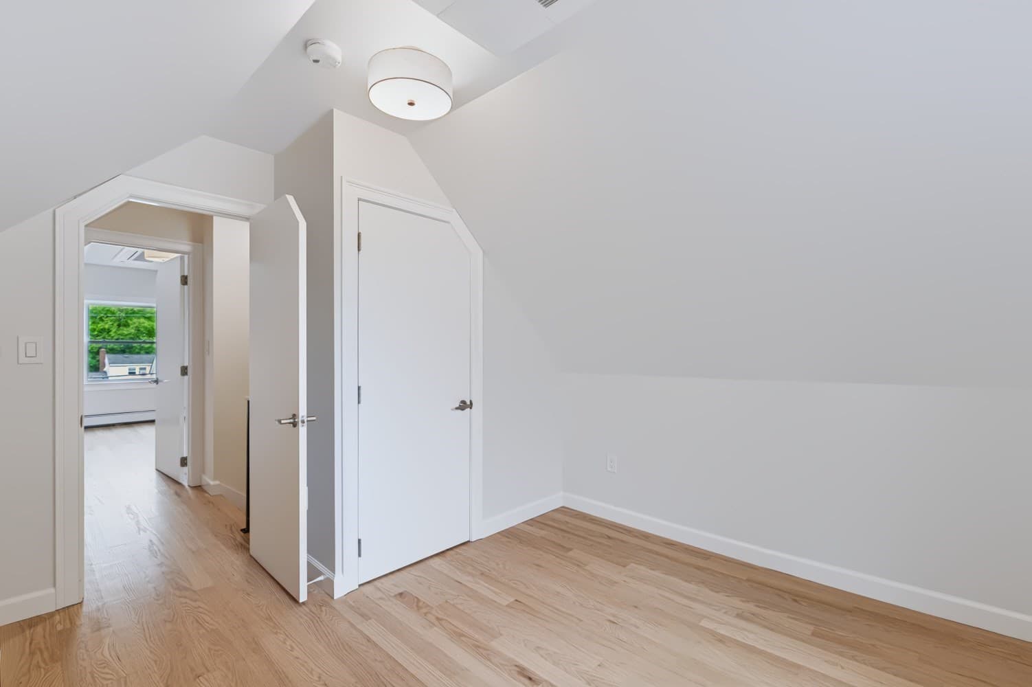 Condominium at 19 Charnock St # 2, Beverly MA 01915, Beverly, photo 28 of 42