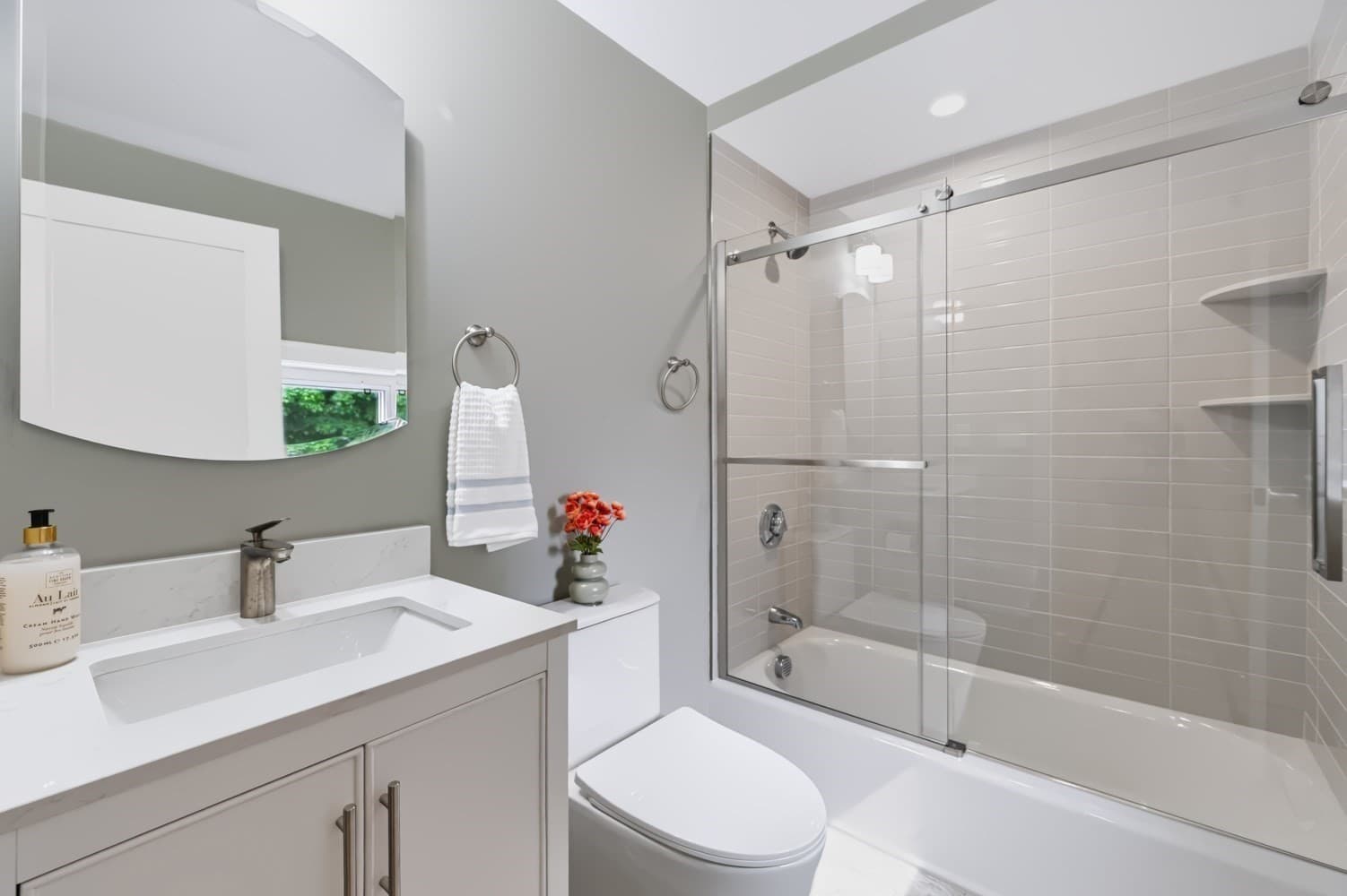 Condominium at 19 Charnock St # 2, Beverly MA 01915, Beverly, photo 20 of 42