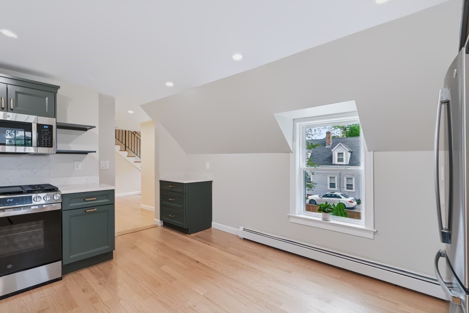 Condominium at 19 Charnock St # 2, Beverly MA 01915, Beverly, photo 9 of 42
