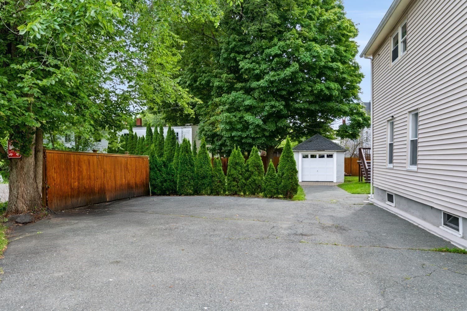 Condominium at 19 Charnock St # 2, Beverly MA 01915, Beverly, photo 34 of 42