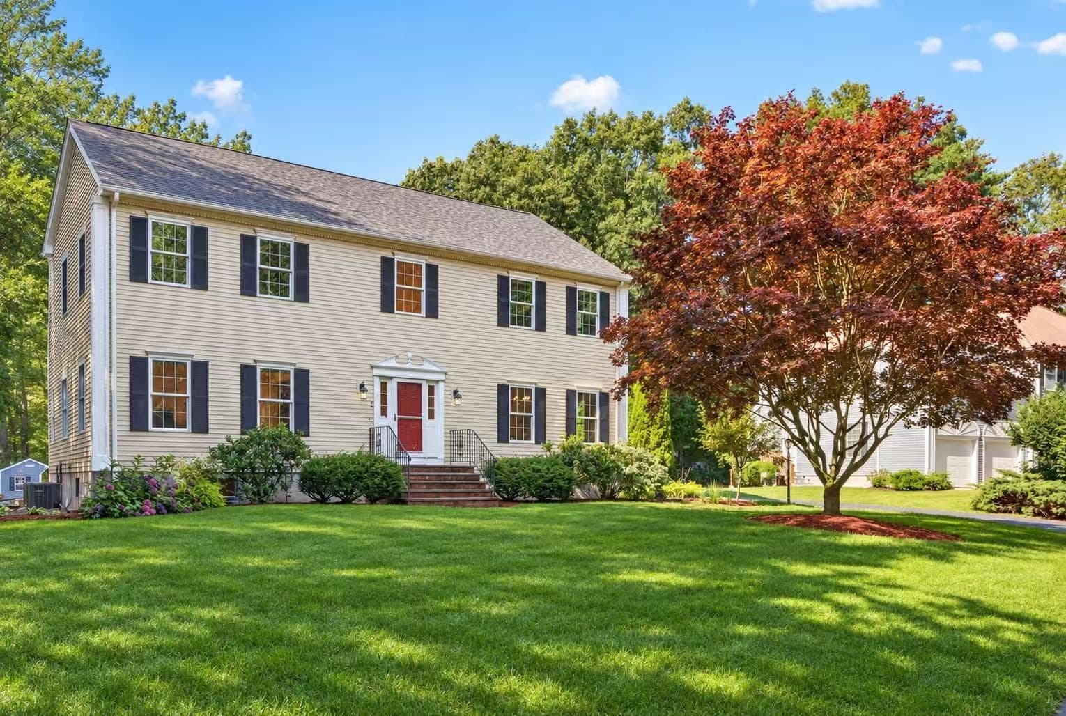 76 Mclean St, Wellesley MA 02481