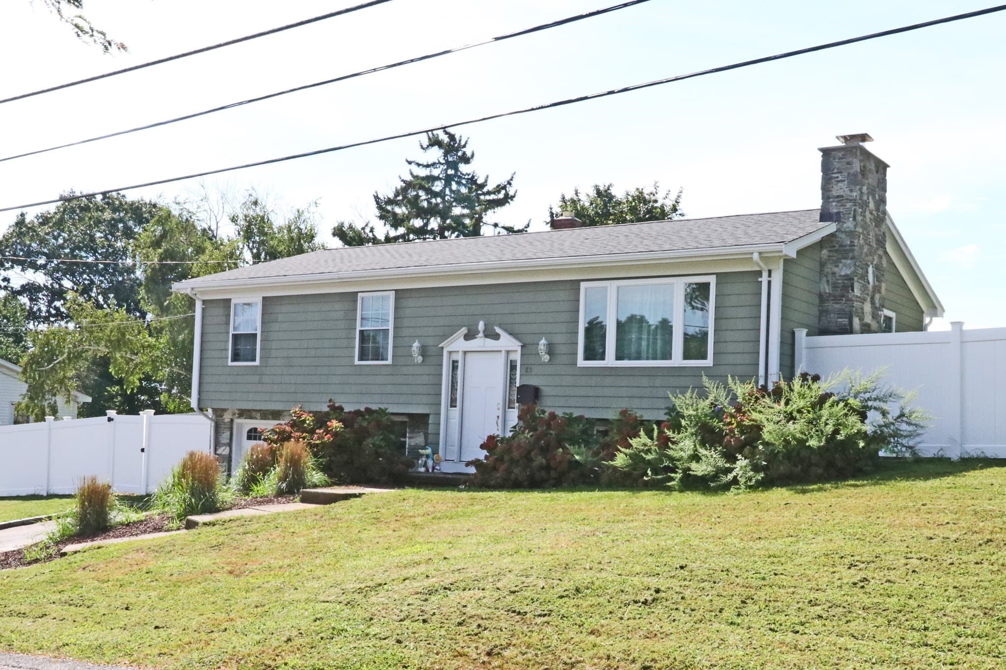 Single Family Residence at 85 Forsyth Ave, Somerset MA 02726, Somerset, photo 2 of 41