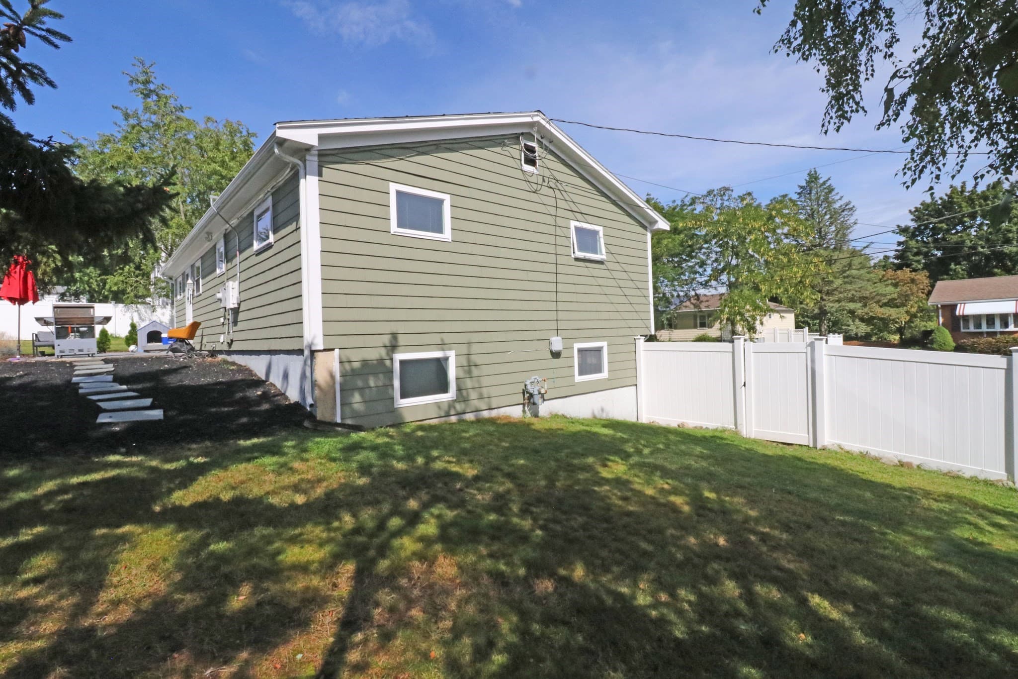Single Family Residence at 85 Forsyth Ave, Somerset MA 02726, Somerset, photo 5 of 41