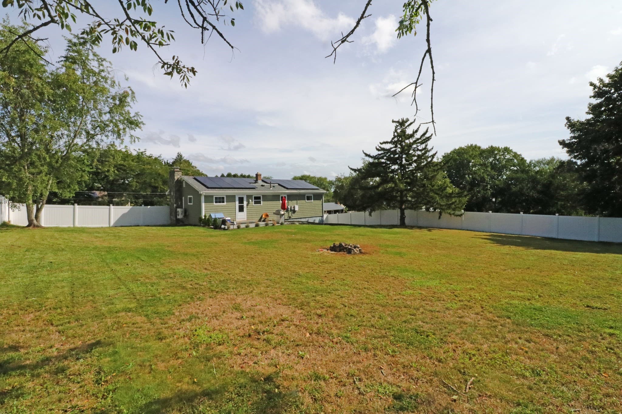 Single Family Residence at 85 Forsyth Ave, Somerset MA 02726, Somerset, photo 9 of 41