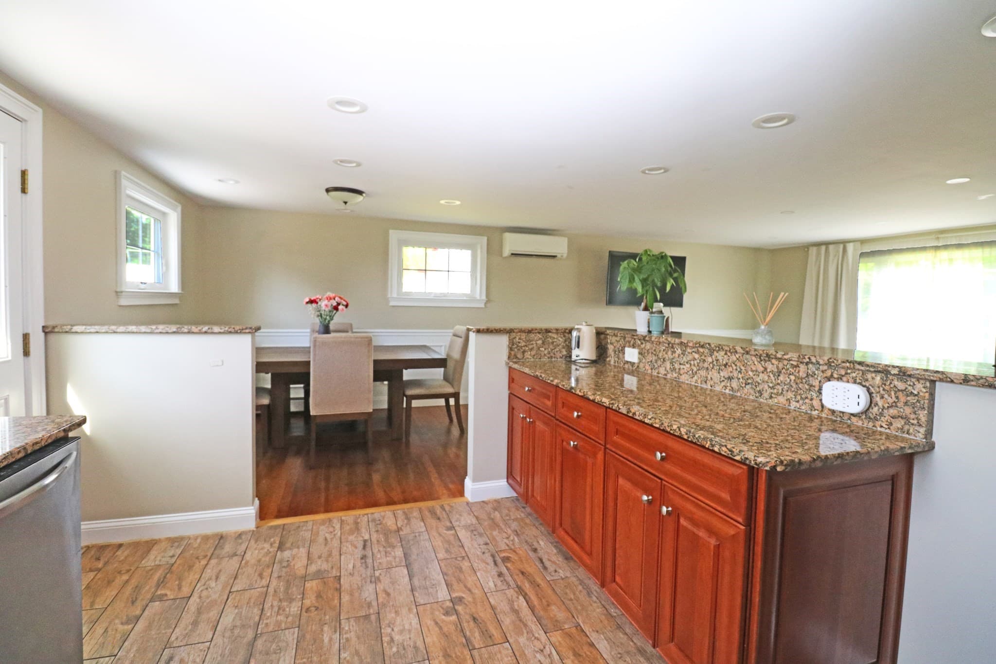 Single Family Residence at 85 Forsyth Ave, Somerset MA 02726, Somerset, photo 18 of 41