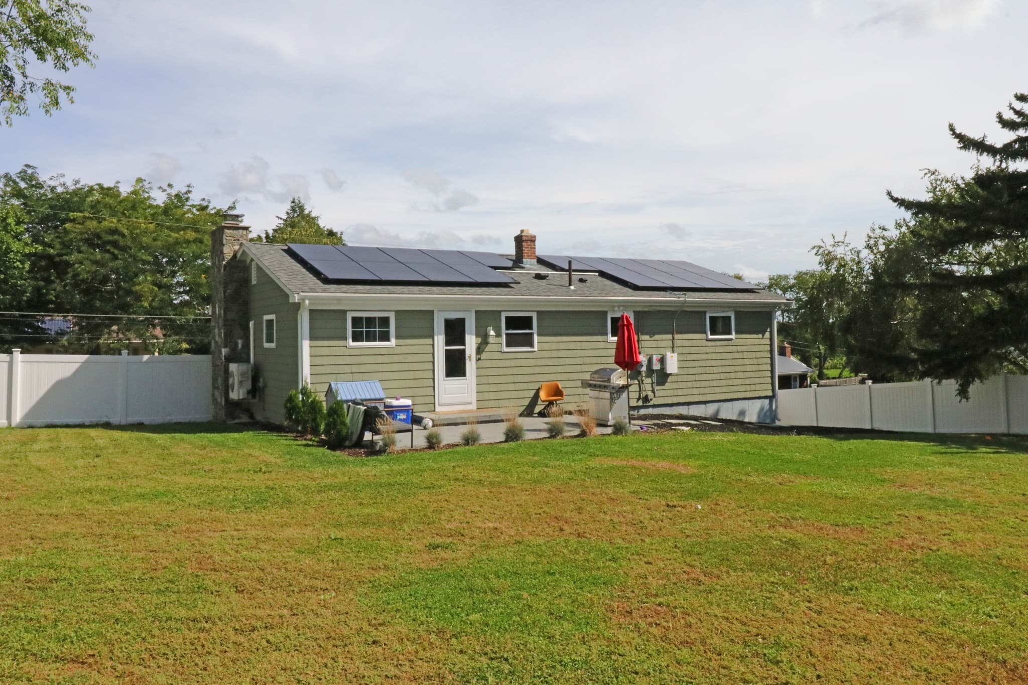 Single Family Residence at 85 Forsyth Ave, Somerset MA 02726, Somerset, photo 8 of 41