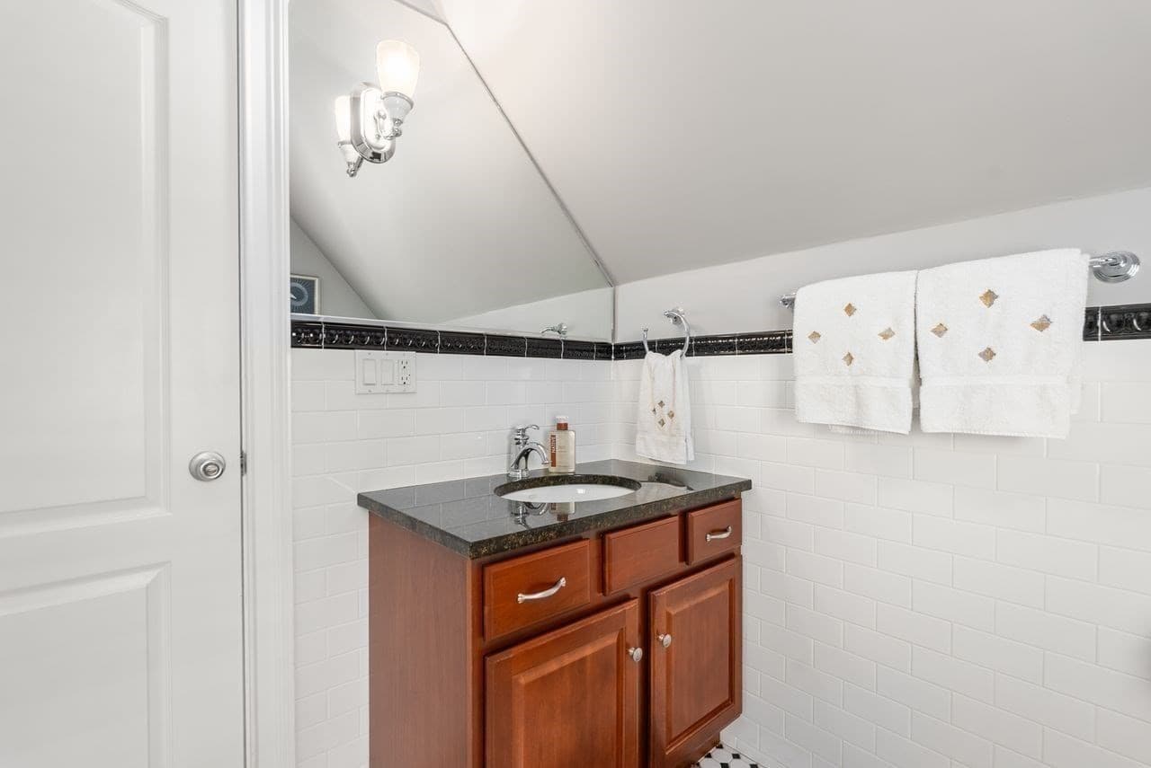 Condominium at 51 Sewall Ave # 2, Brookline MA 02446, Brookline, photo 22 of 26