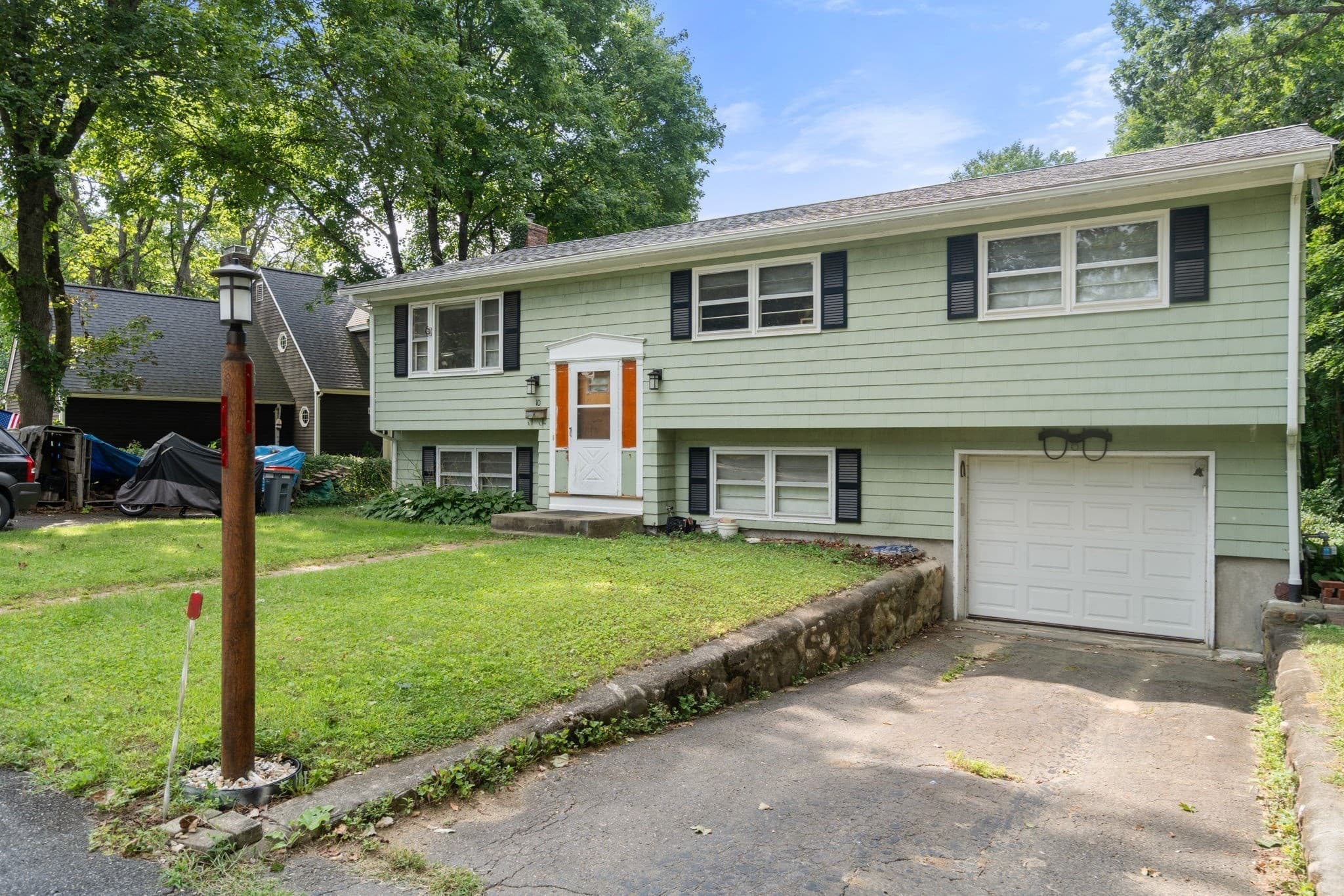 10 Everett St, Maynard MA 01754