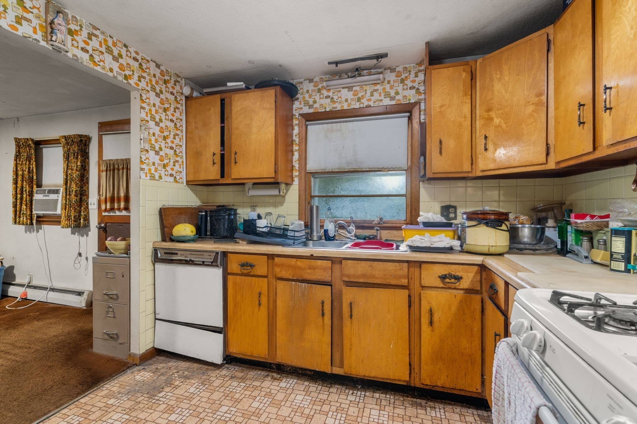 Single Family Residence at 10 Everett St, Maynard MA 01754, Maynard, photo 9 of 29