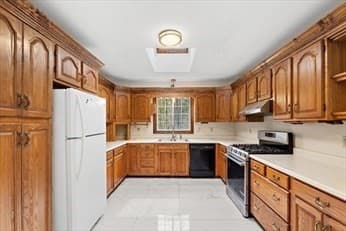 Single Family Residence at 82 N Worcester St, Norton MA 02766, Norton, photo 3 of 16