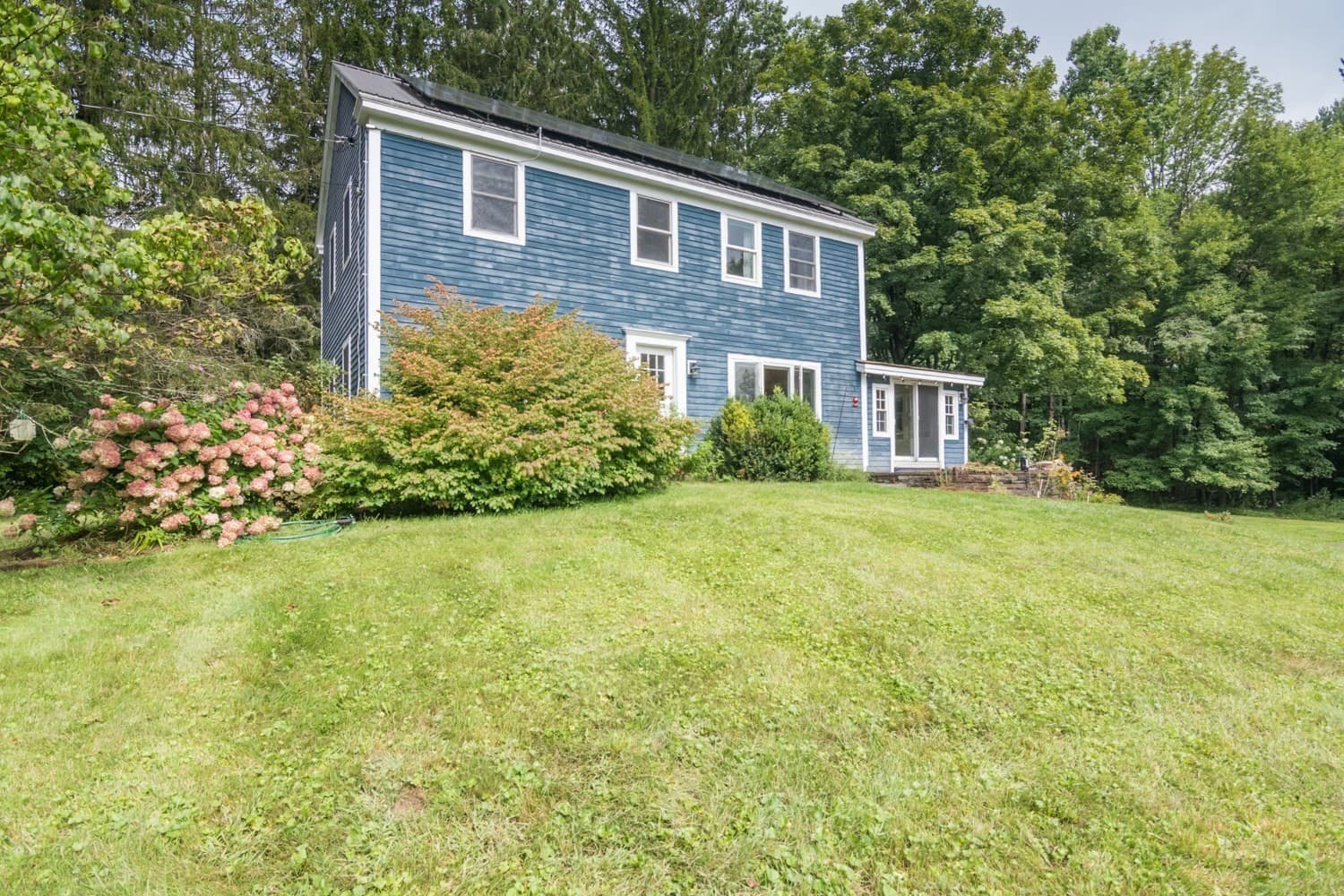 92 South St, Chesterfield MA 01012