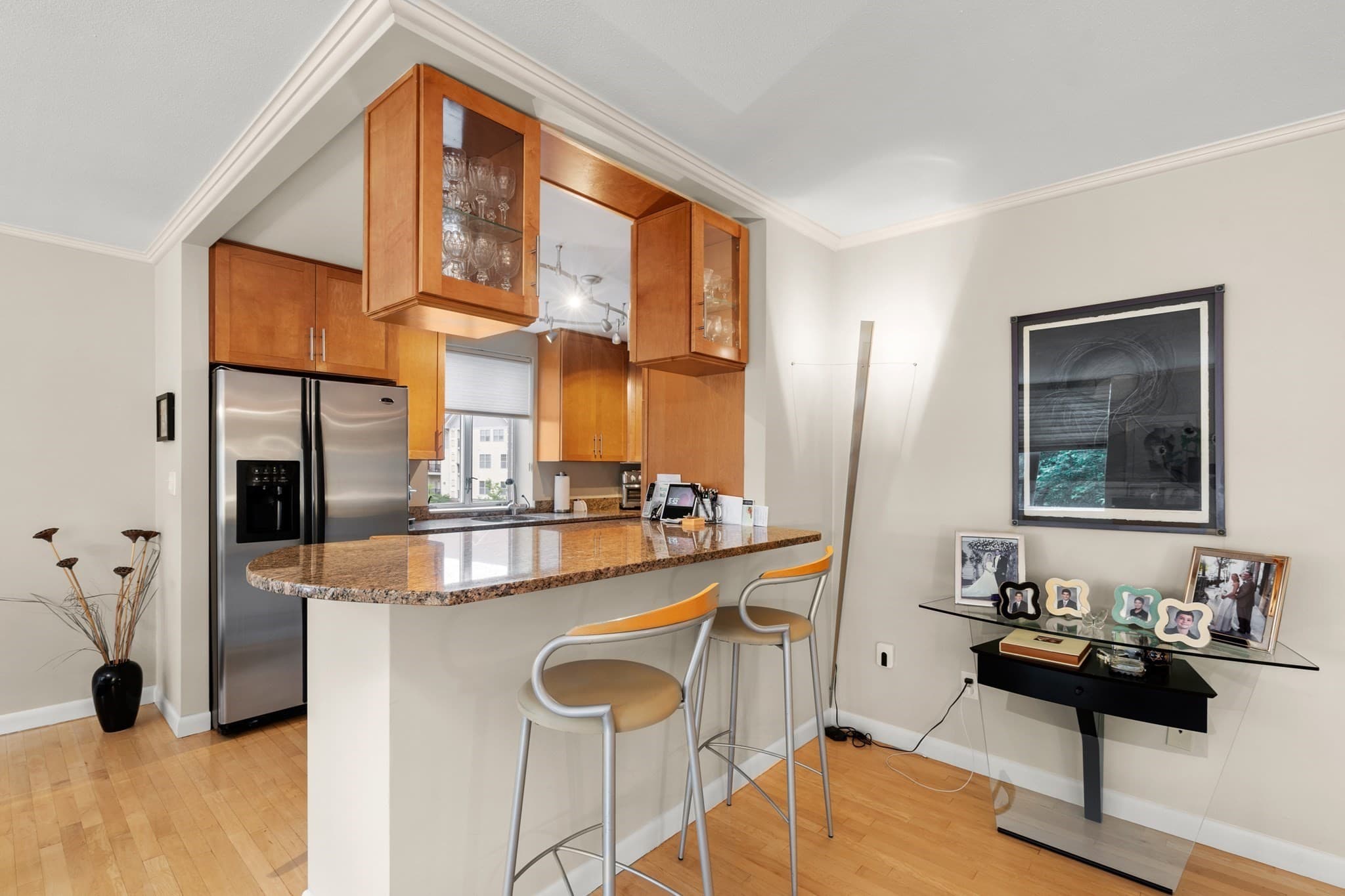 Condominium at 20 Hammond Pond Pkwy # 504, Newton MA 02467, Newton, photo 6 of 24