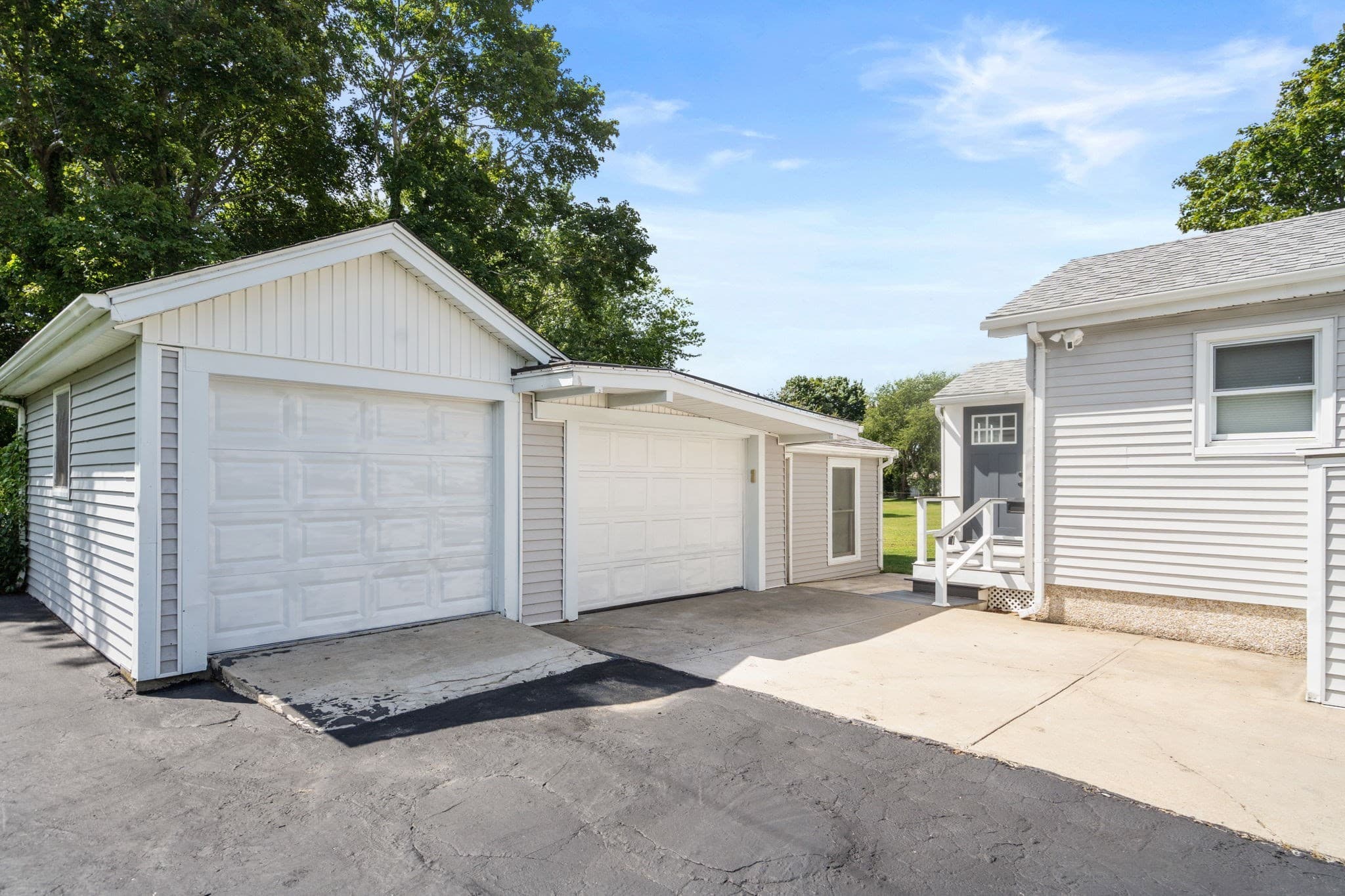 Single Family Residence at 52 Calef Ave, Swansea MA 02777, Swansea, photo 34 of 42