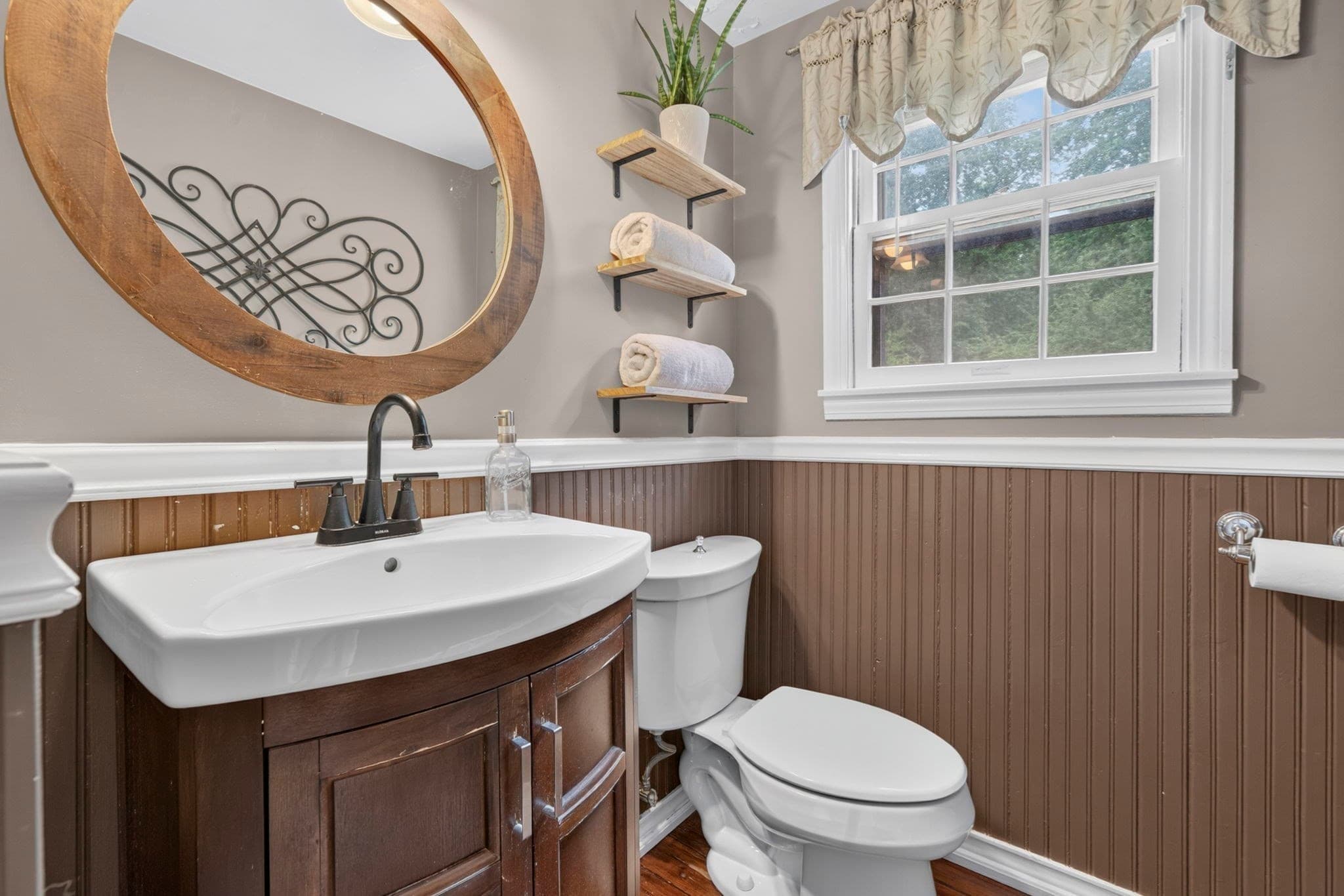 Single Family Residence at 105 Main St, Newbury MA 01922, Newbury, photo 15 of 32