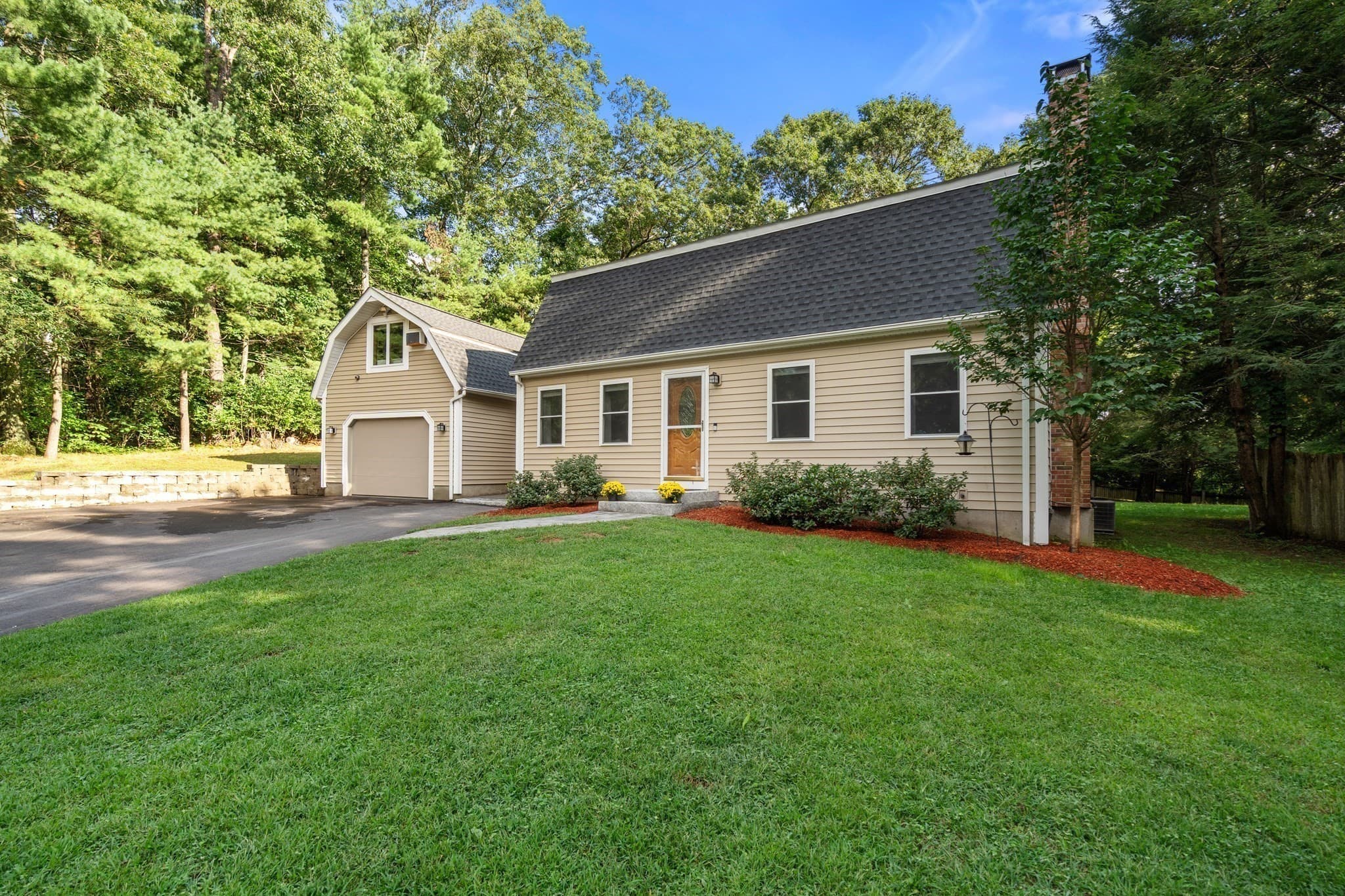 Single Family Residence at 26 Joyce Ln, Bellingham MA 02019, Bellingham, photo 4 of 37