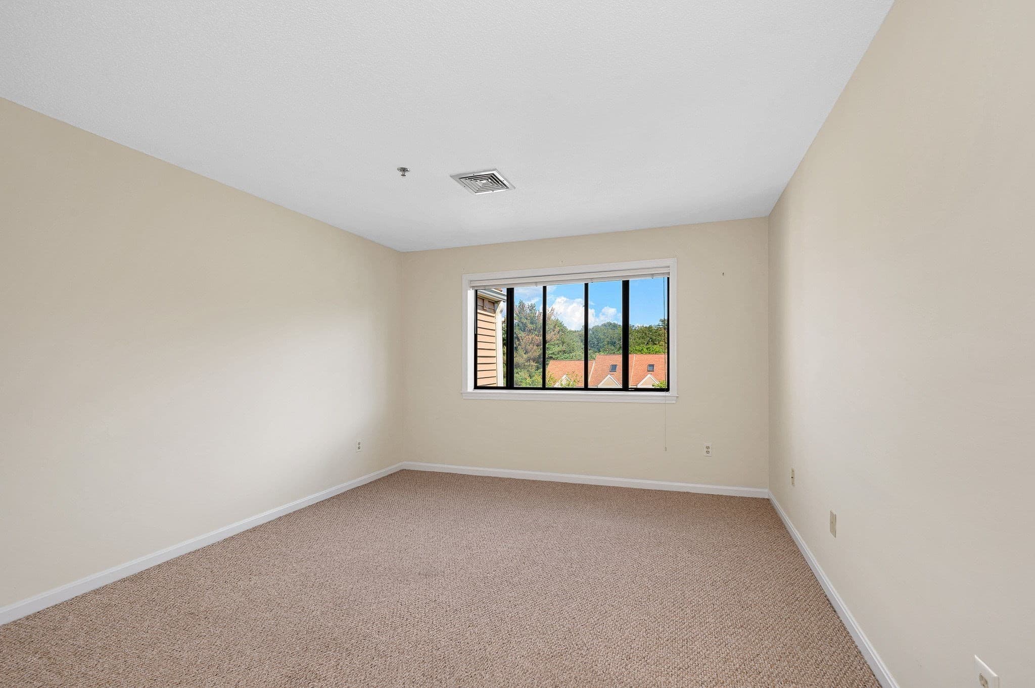 Condominium at 102 Hunter's Run # 102, Haverhill MA 01832, Haverhill, photo 19 of 34