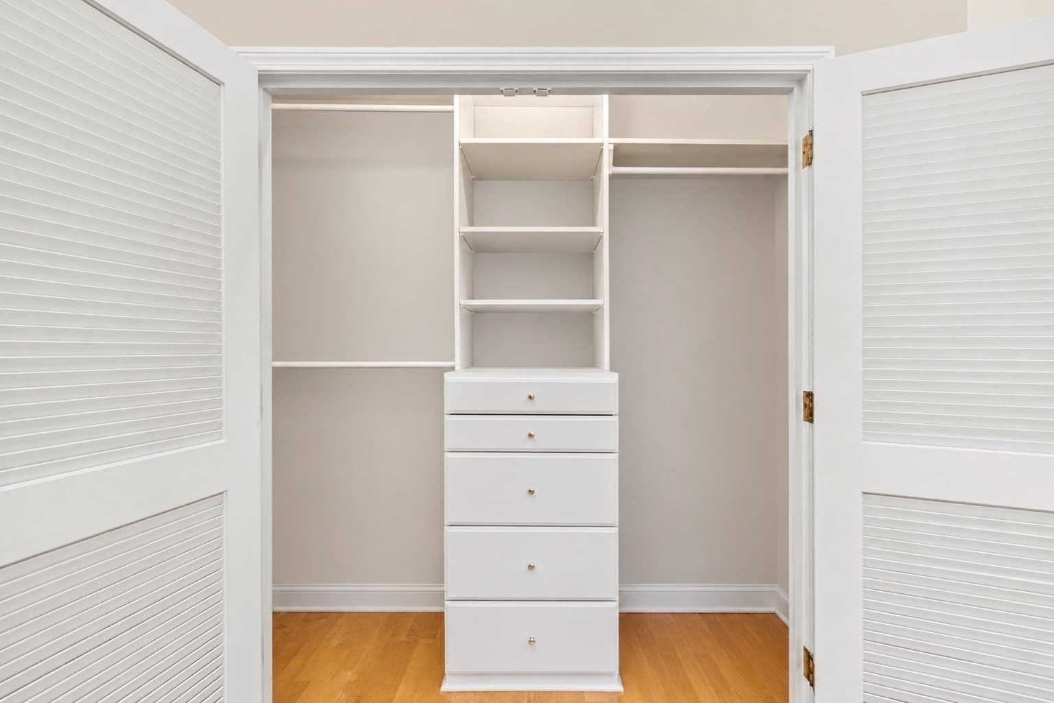 Condominium at 30 Monument Square # 207, Boston MA 02129, Boston, photo 12 of 27