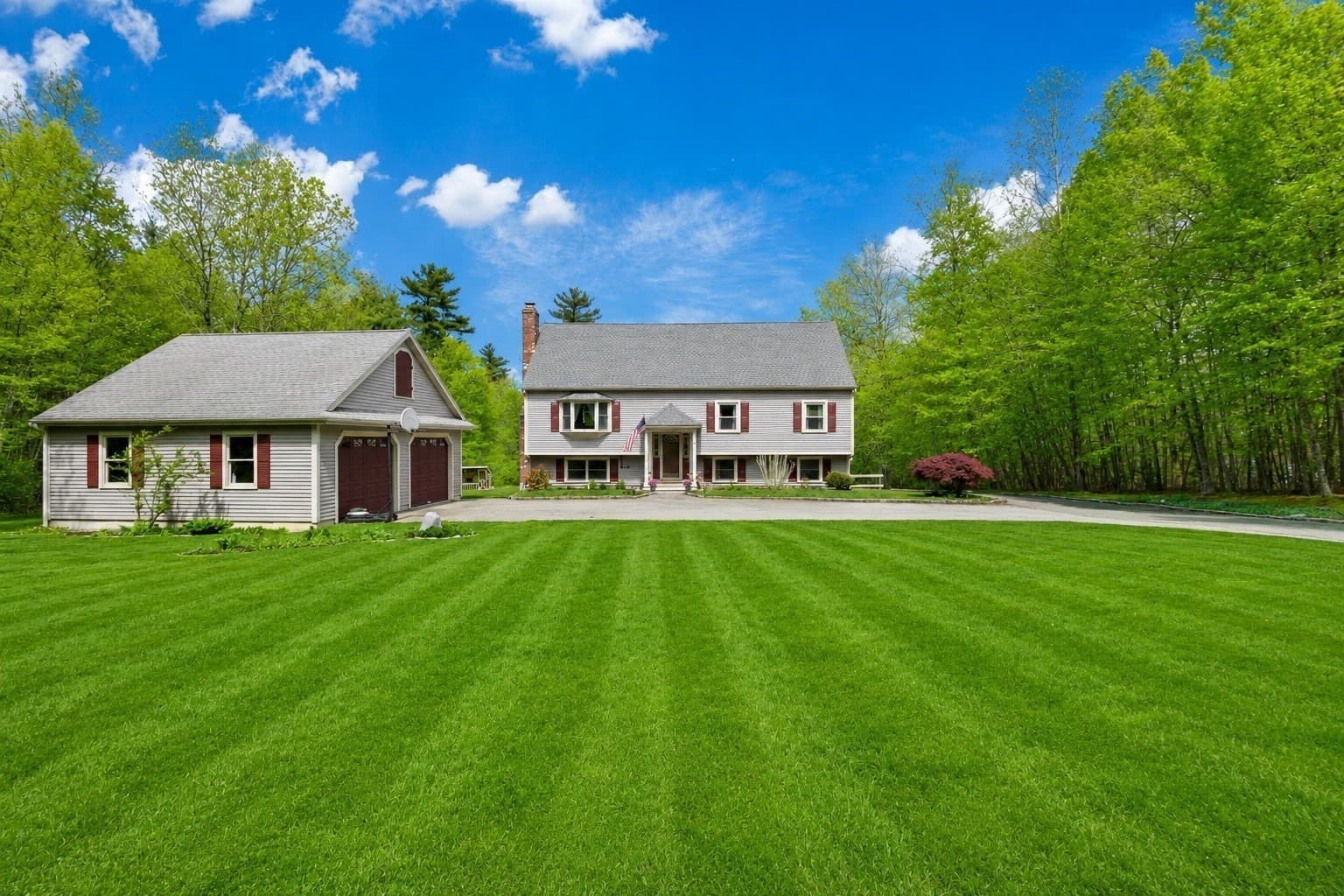 2 Howard Ln, Lakeville MA 02347