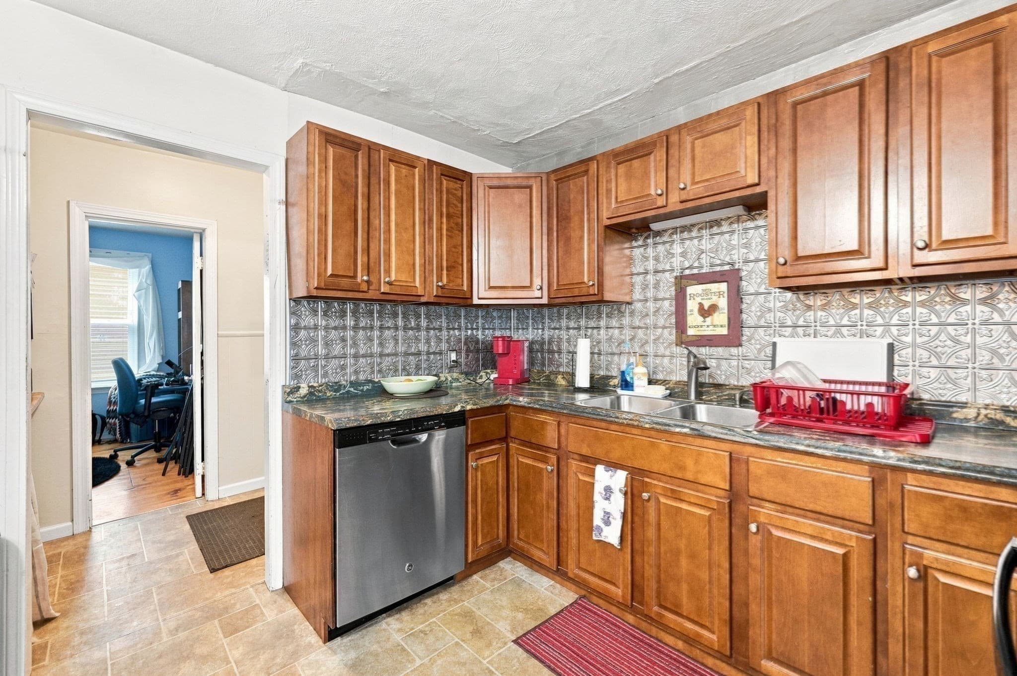 3 Family - 3 Units Up/Down at 17 Regan St, Gardner MA 01440, Gardner, photo 9 of 42