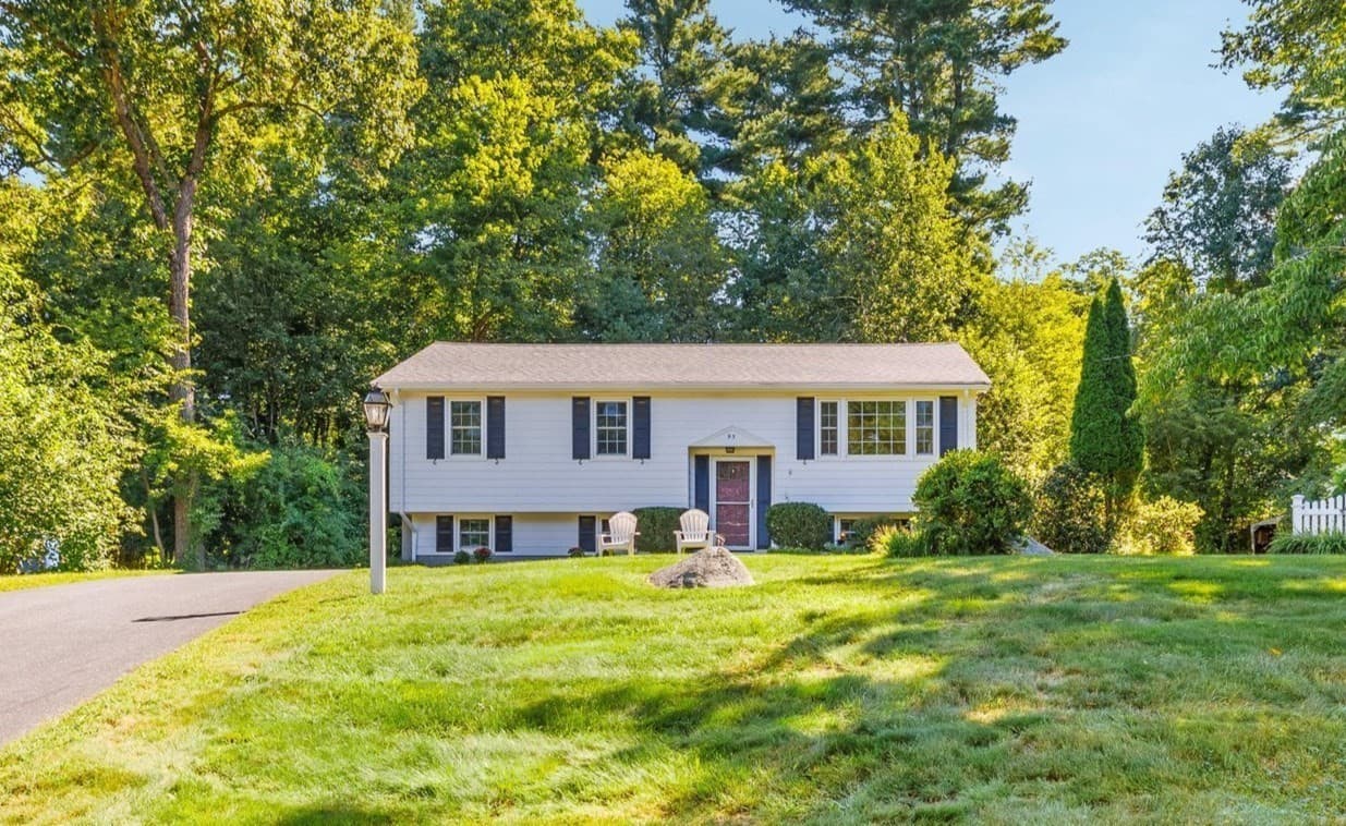 93 Jerrold St, Holliston MA 01746