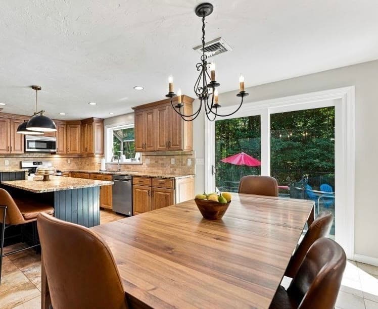 Single Family Residence at 14 Cedar Ridge Ln, Mansfield MA 02048, Mansfield, photo 6 of 42