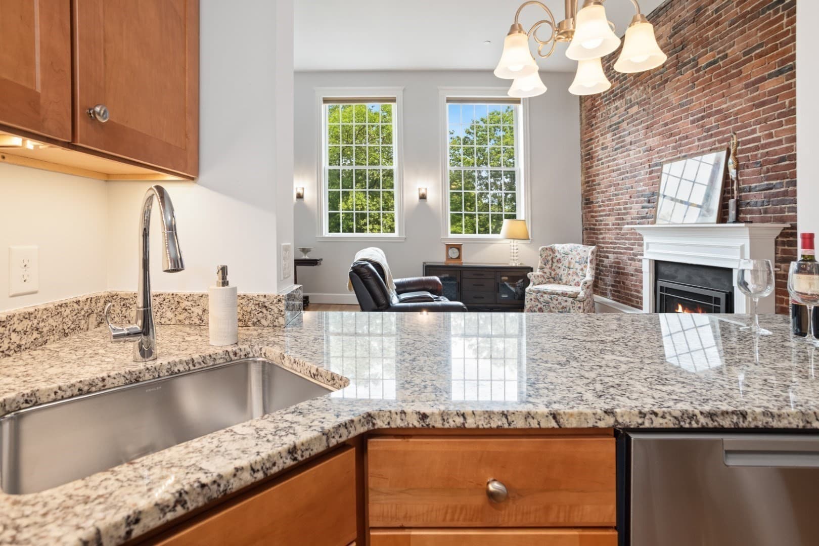 Condominium at 52 Sanborn Street # 202, Reading MA 01867, Reading, photo 9 of 38