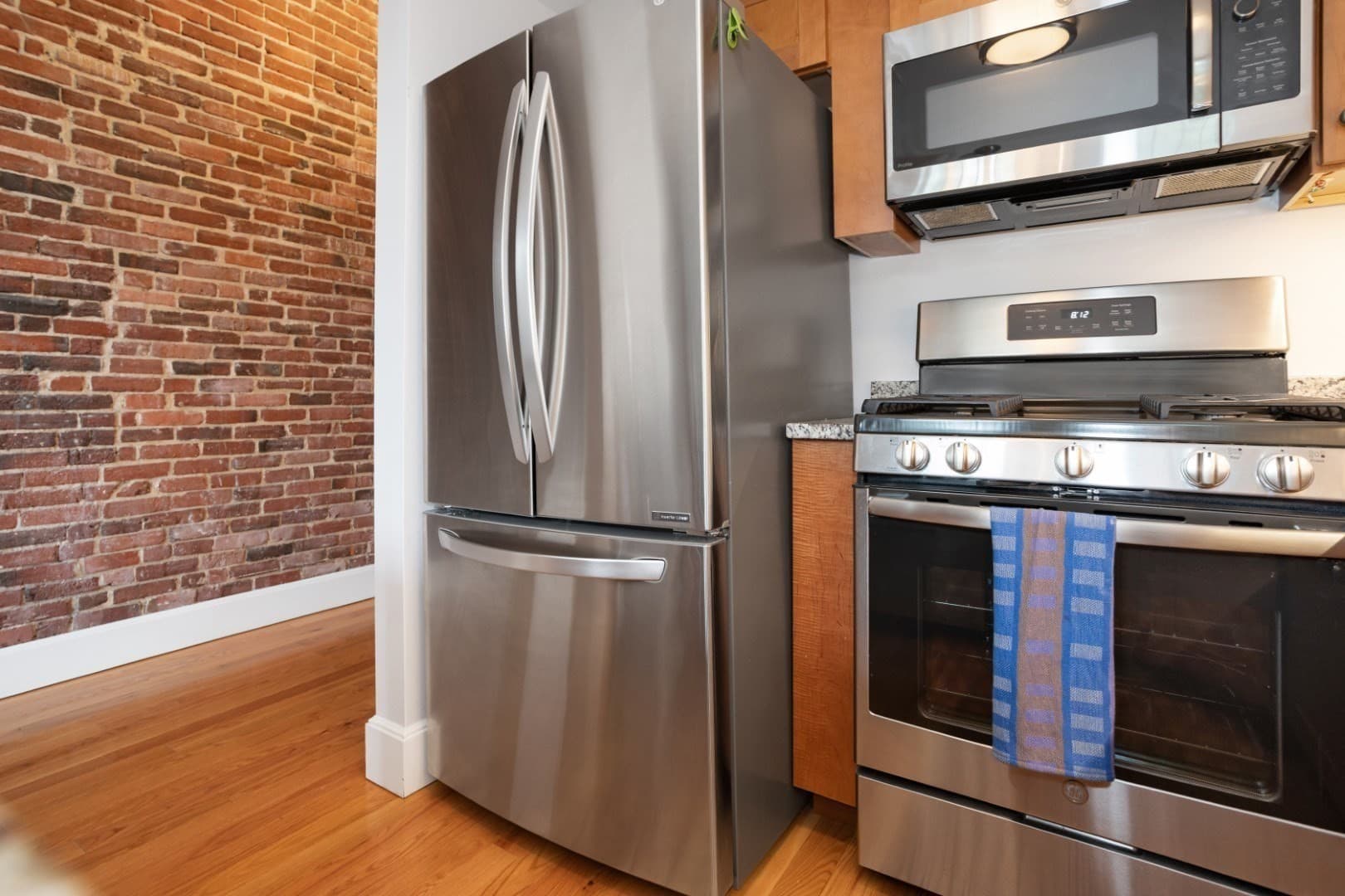 Condominium at 52 Sanborn Street # 202, Reading MA 01867, Reading, photo 11 of 38